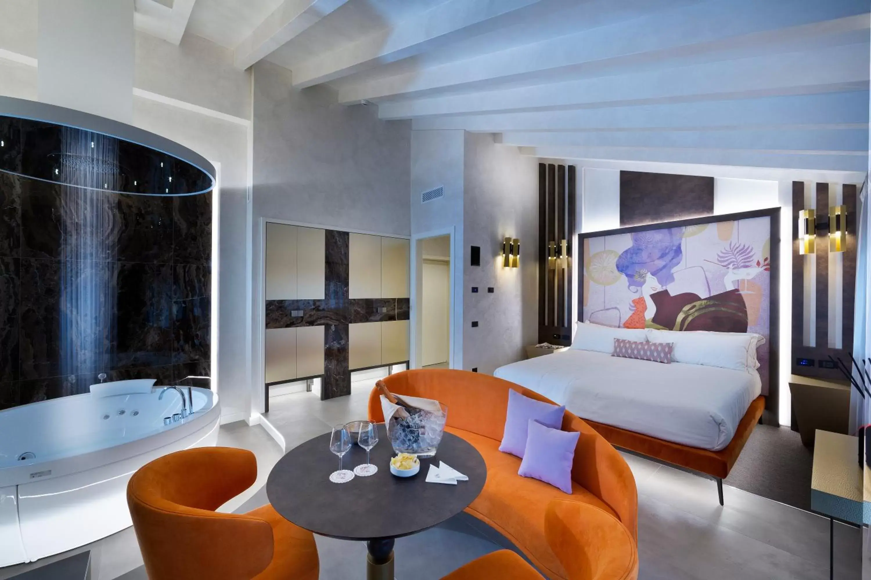 Deluxe Queen Suite with Spa Access in Vip's Motel Luxury Accommodation & Spa Deluxe Queen Suite with Spa Access in Vip's Motel Luxury Accommodation & Spa