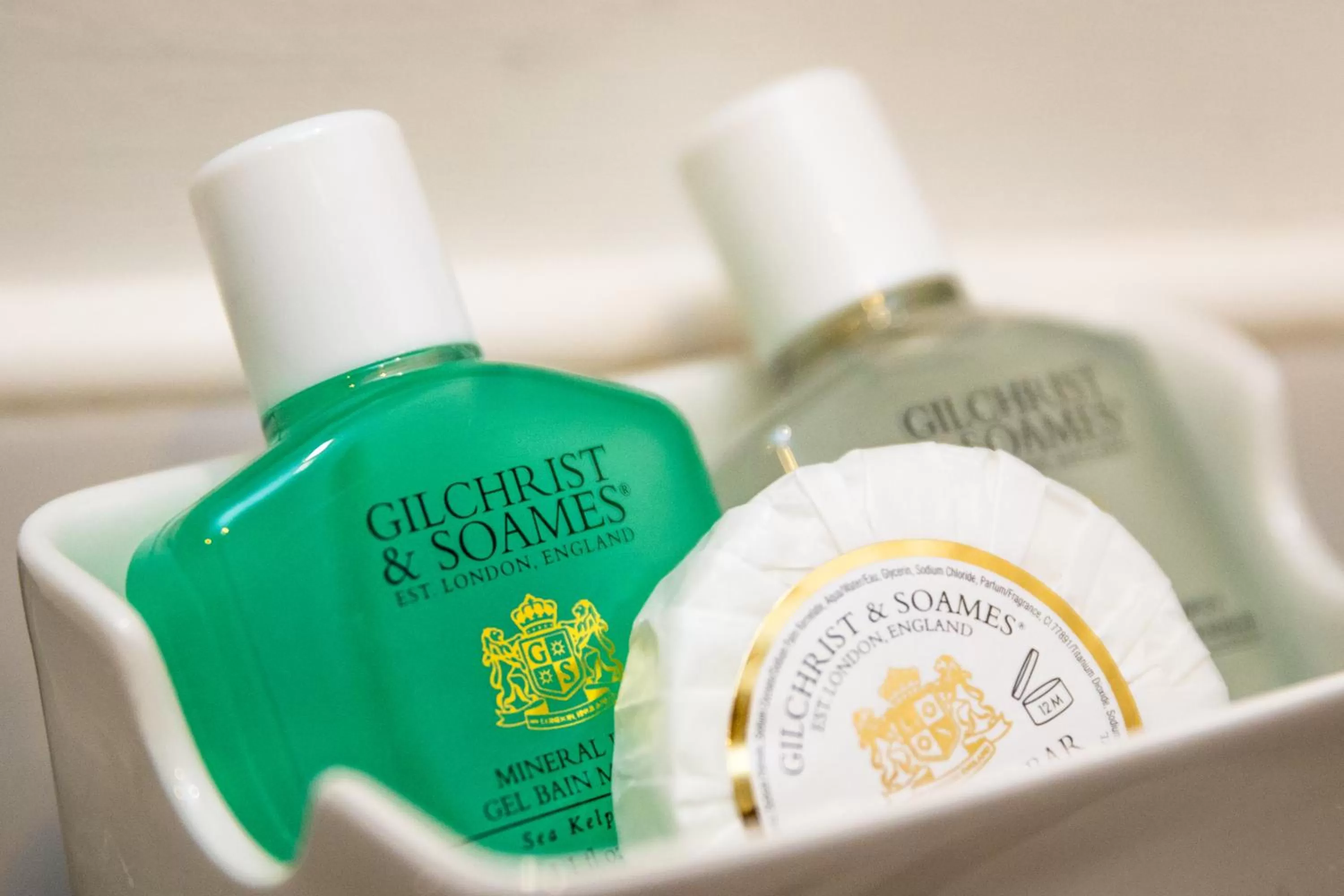 Bathroom in Washington Central Hotel and Sleepwell Inn