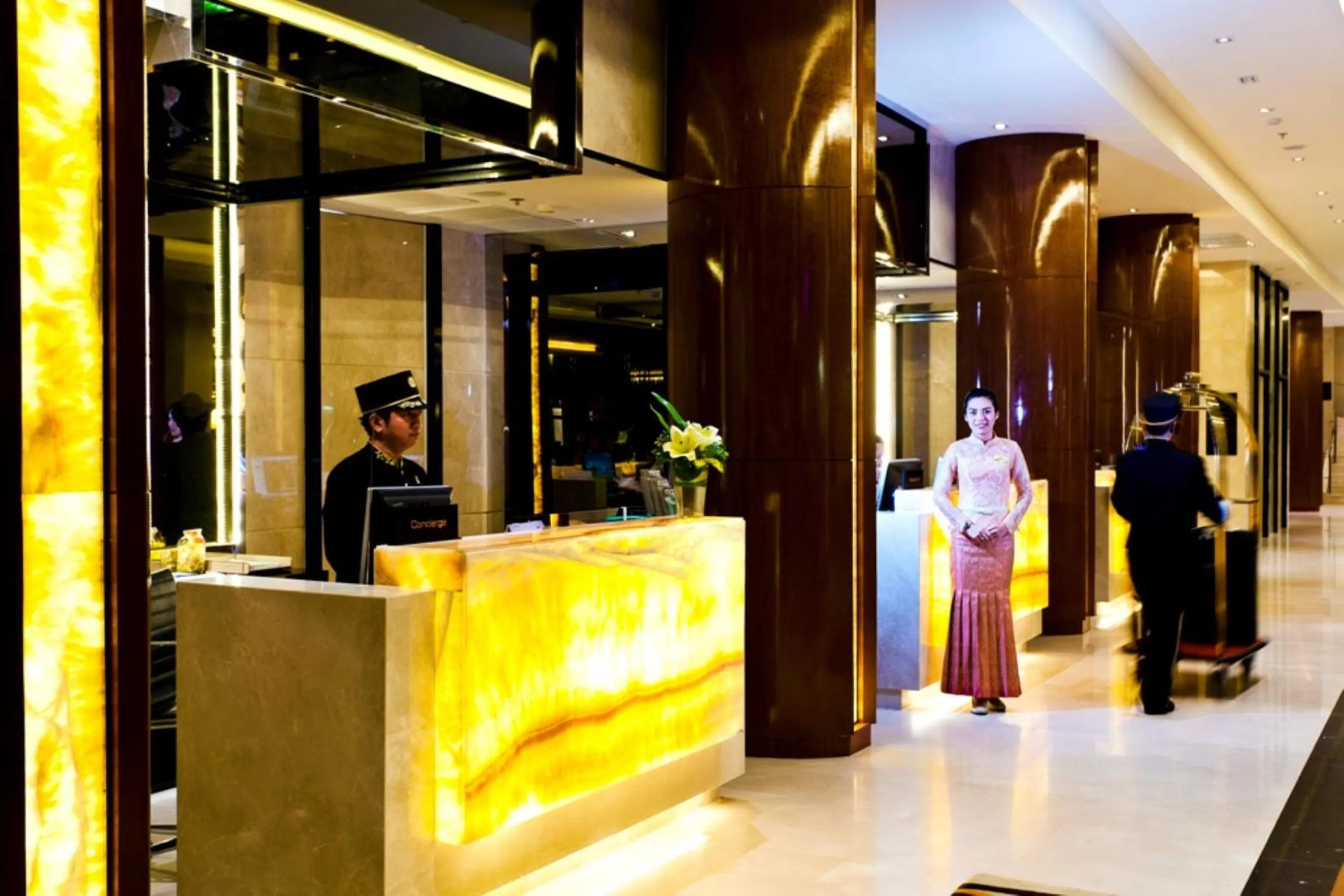 Lobby or reception in Royal Princess Larn Luang - SHA Extra Plus