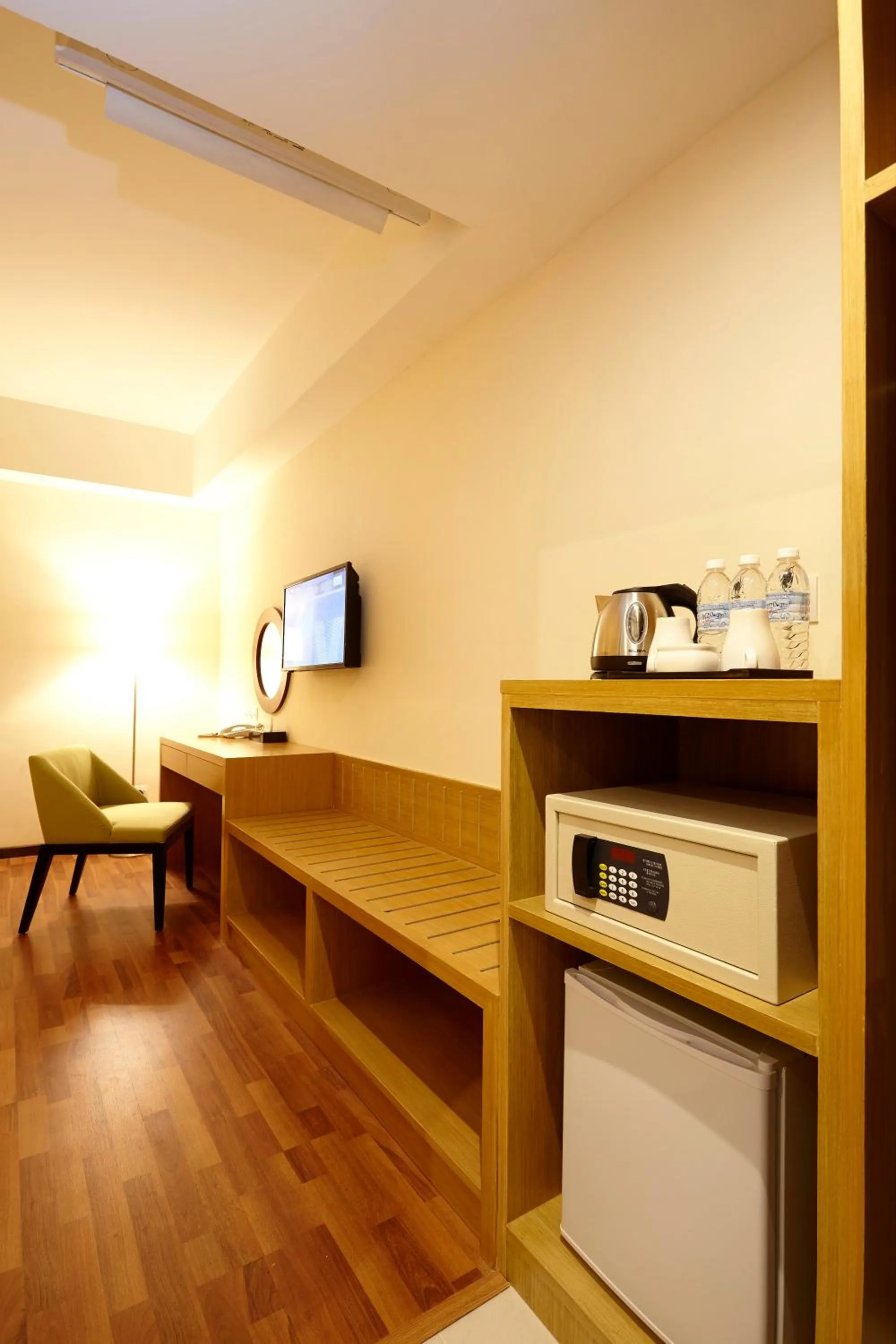 Hotel Six Seasons @ Mid Valley