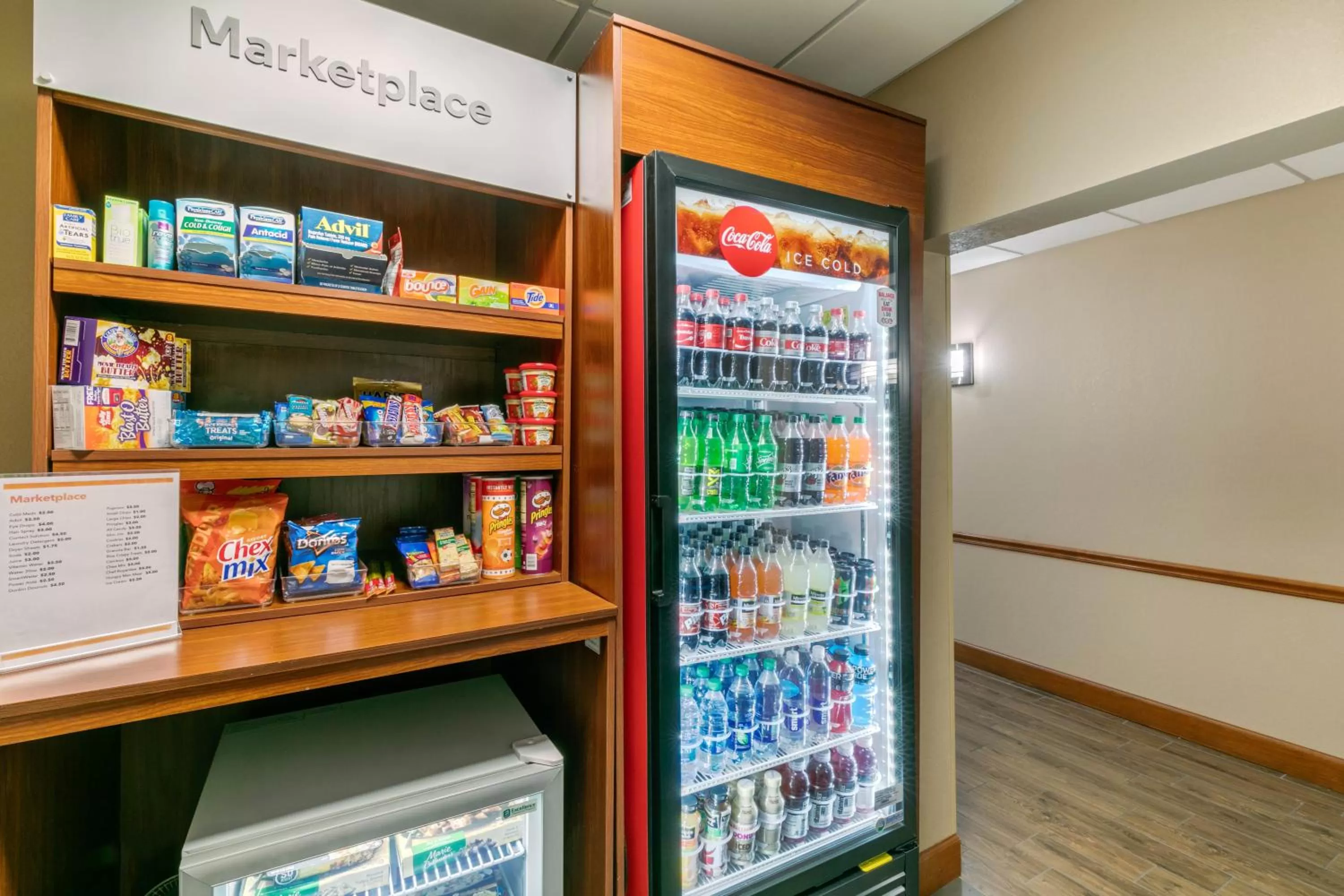 Food and drinks in Comfort Suites Hopkinsville near Fort Campbell