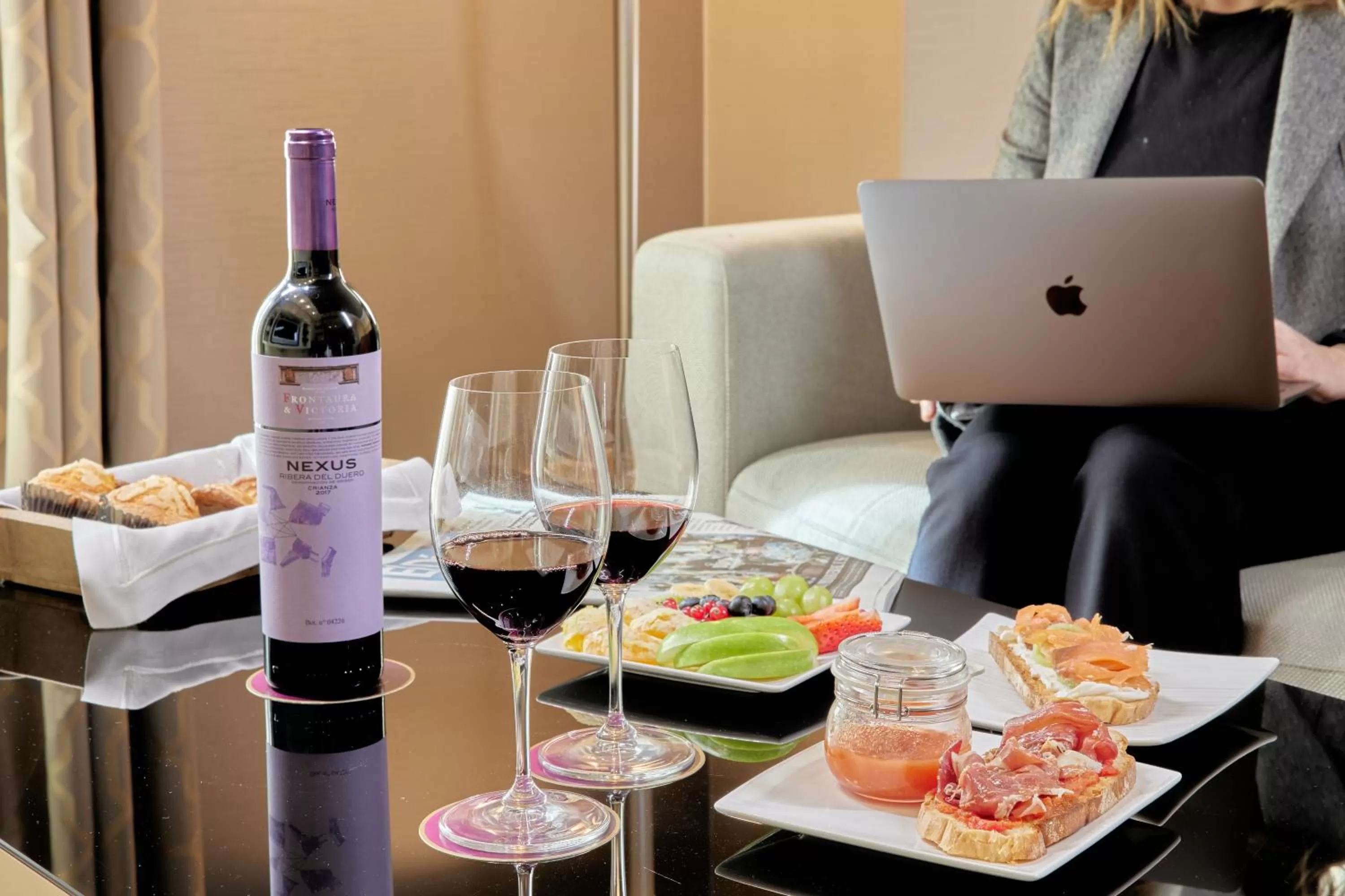 Dining area in Nexus Valladolid Suites & Hotel