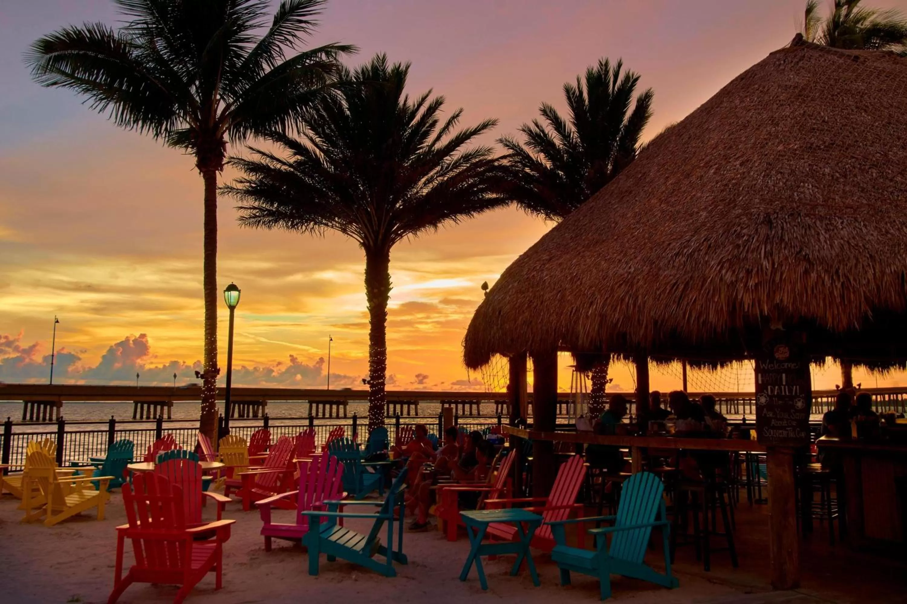 Lounge or bar in Four Points by Sheraton Punta Gorda Harborside