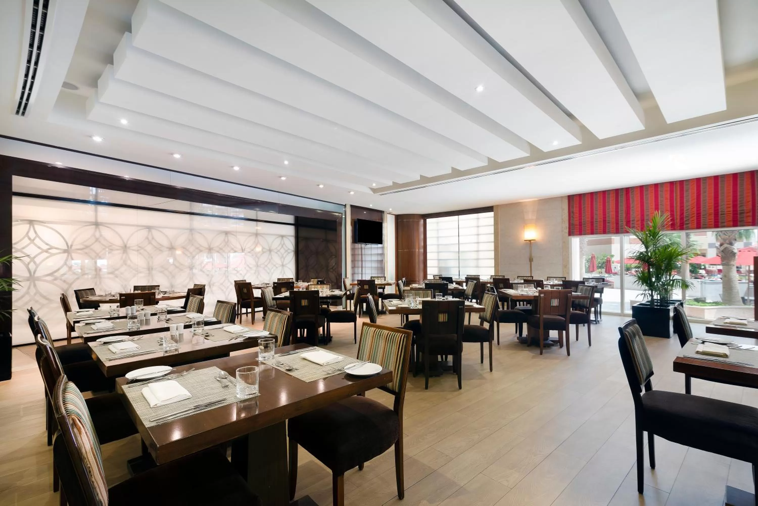 Restaurant/places to eat in Khalidiya Palace Rayhaan by Rotana, Abu Dhabi