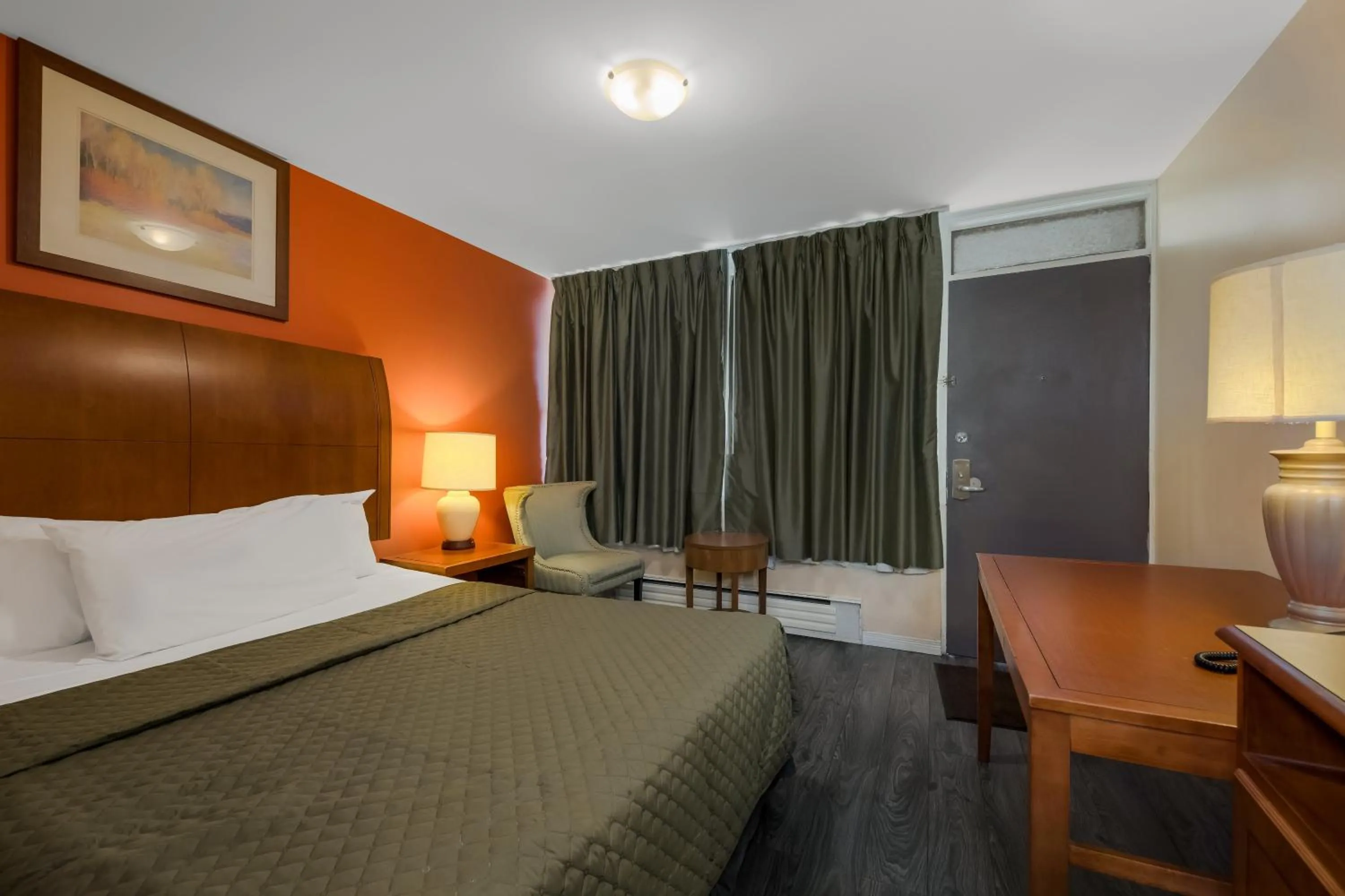 Bed in Knights Inn Burlington