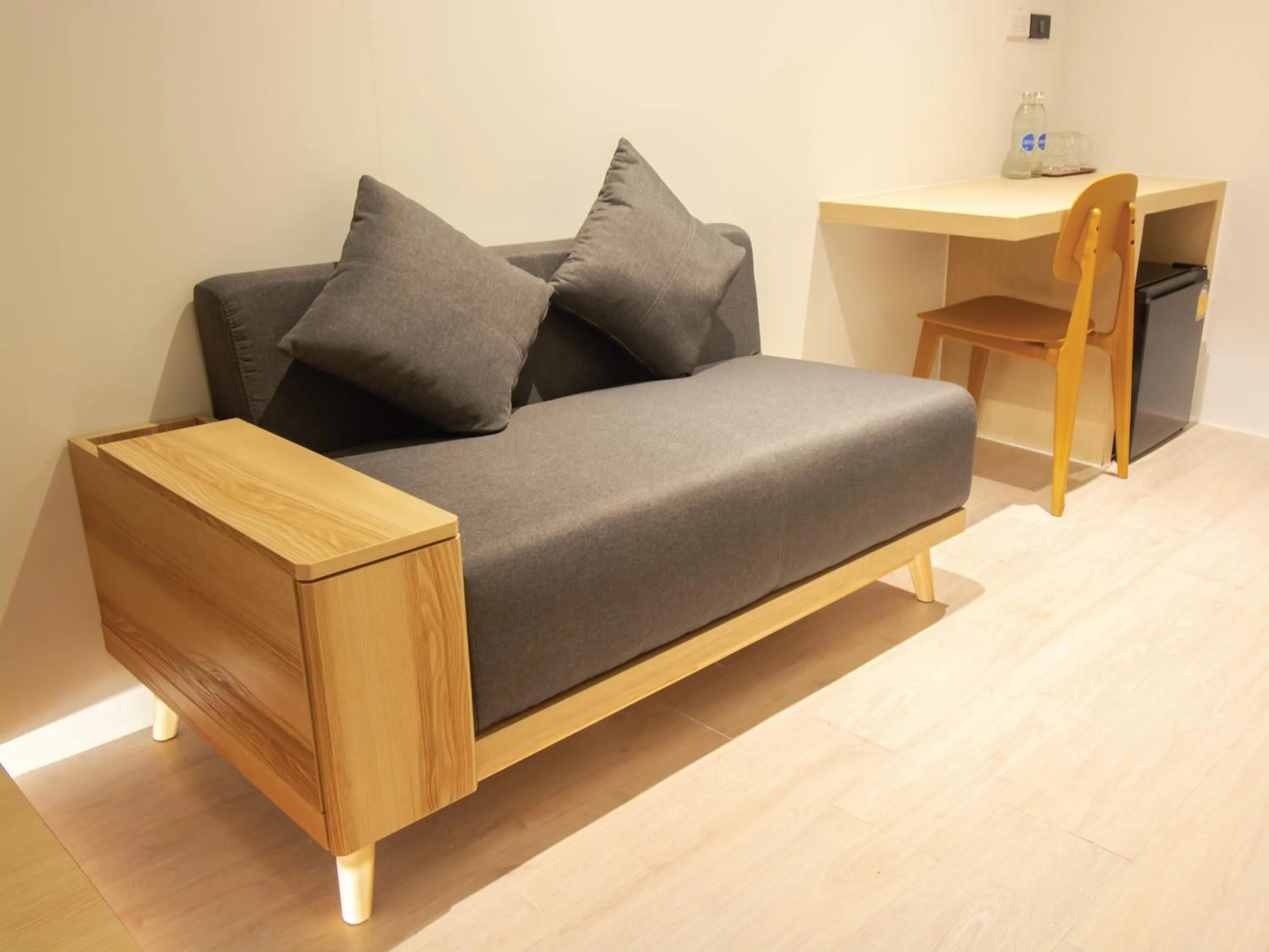 Seating area in Sleep Box Hotel Sukhumvit 22