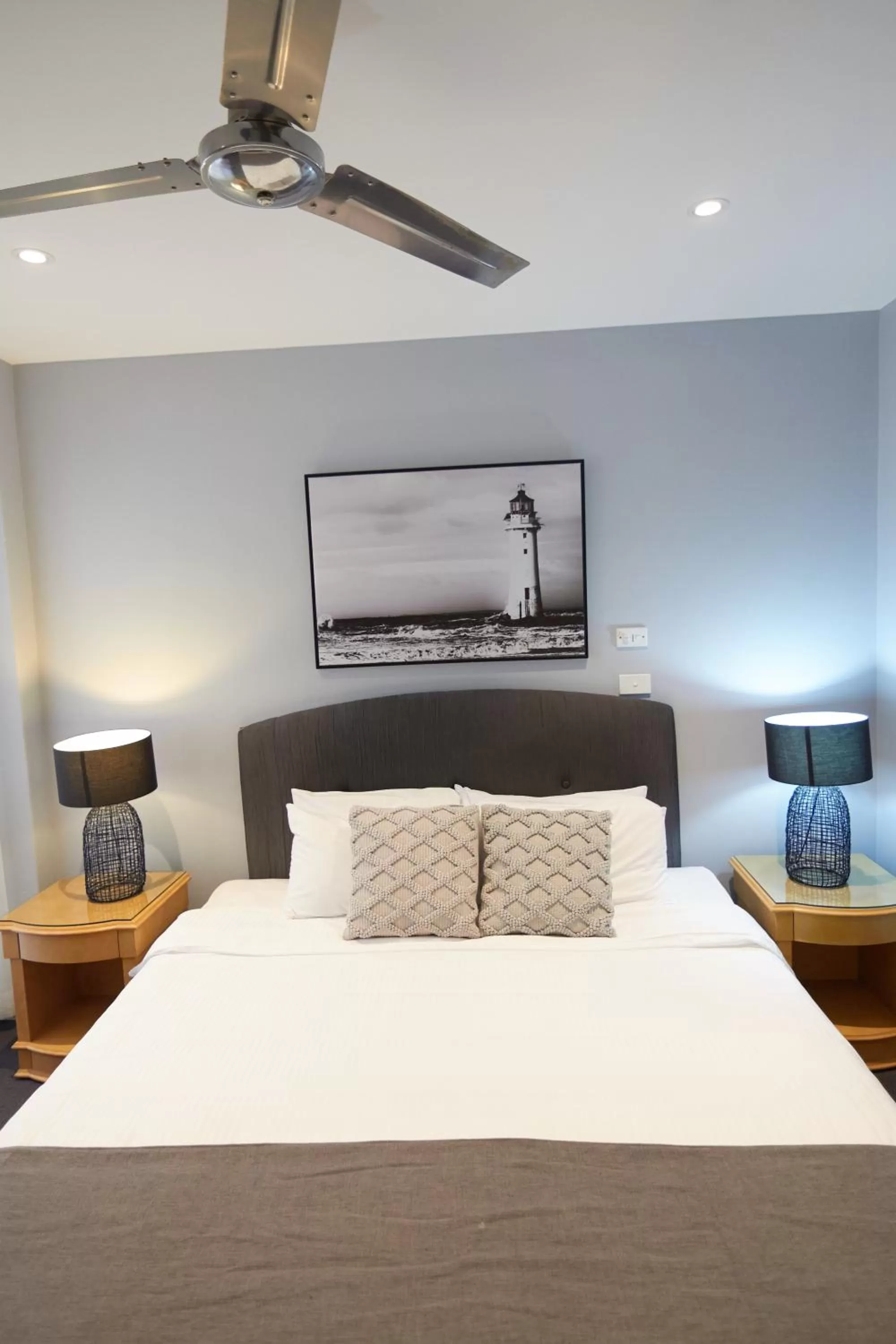 Bed in Mariners Court Hotel Sydney