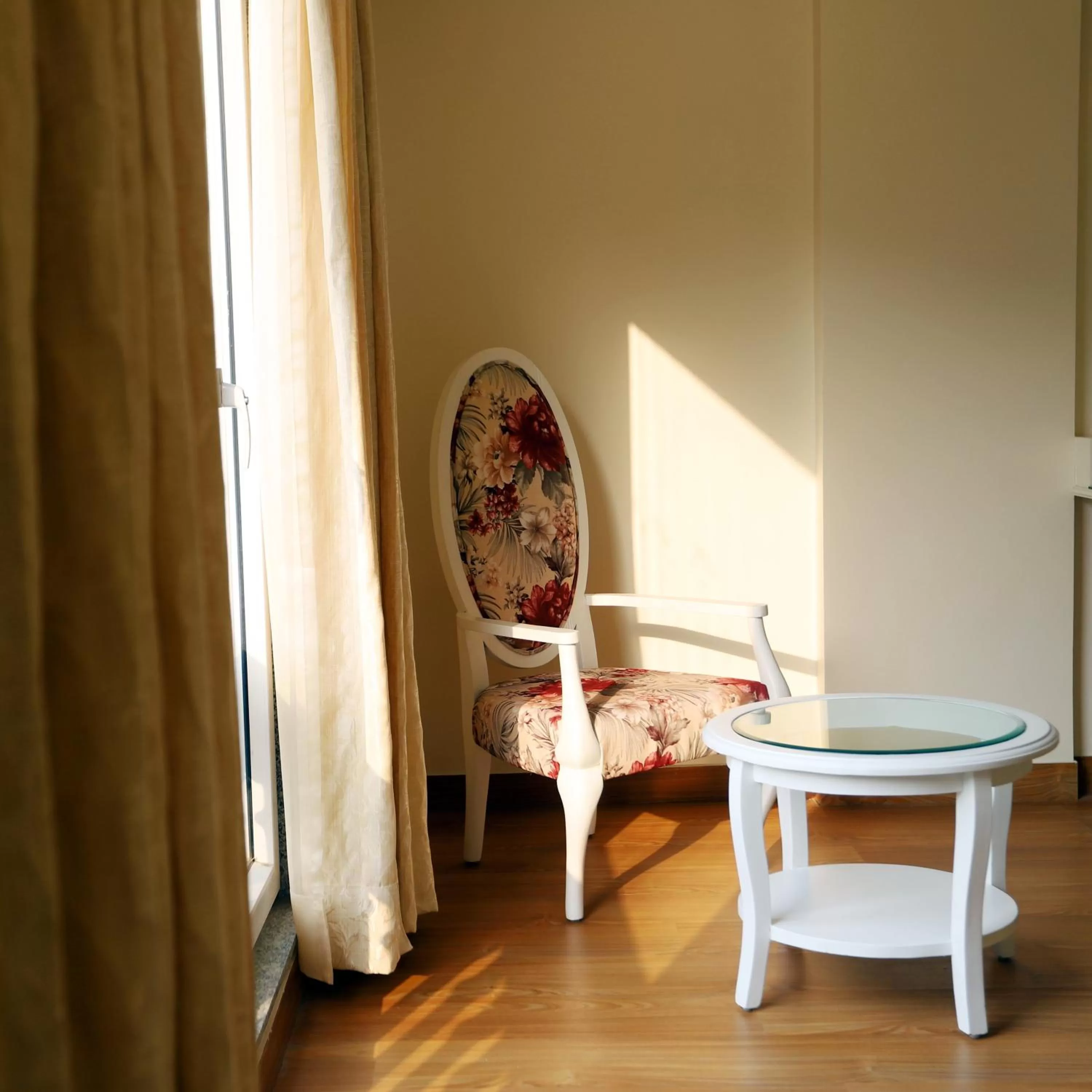 Seating area in Hotel Magenta Jaipur