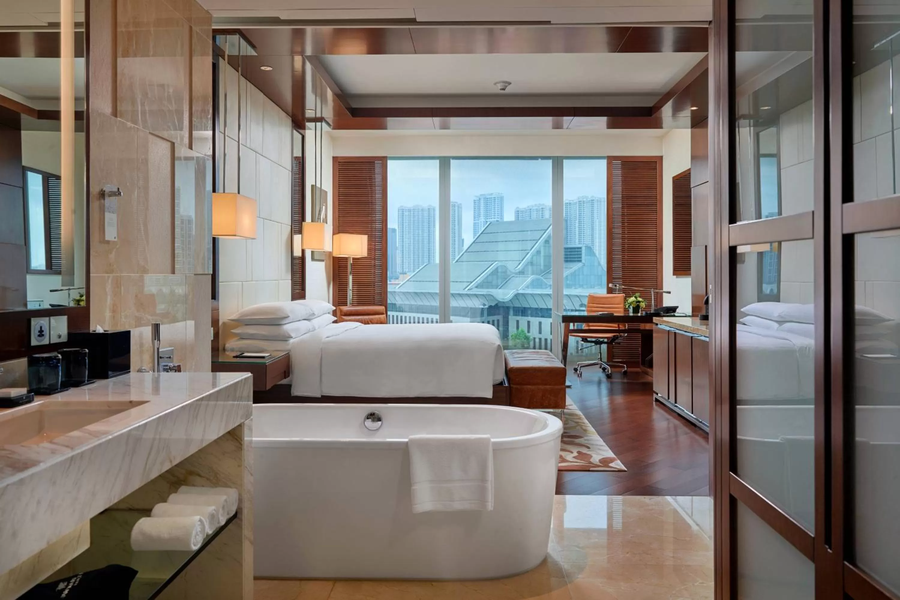 Bathroom, Bed in JW Marriott Hotel Hanoi