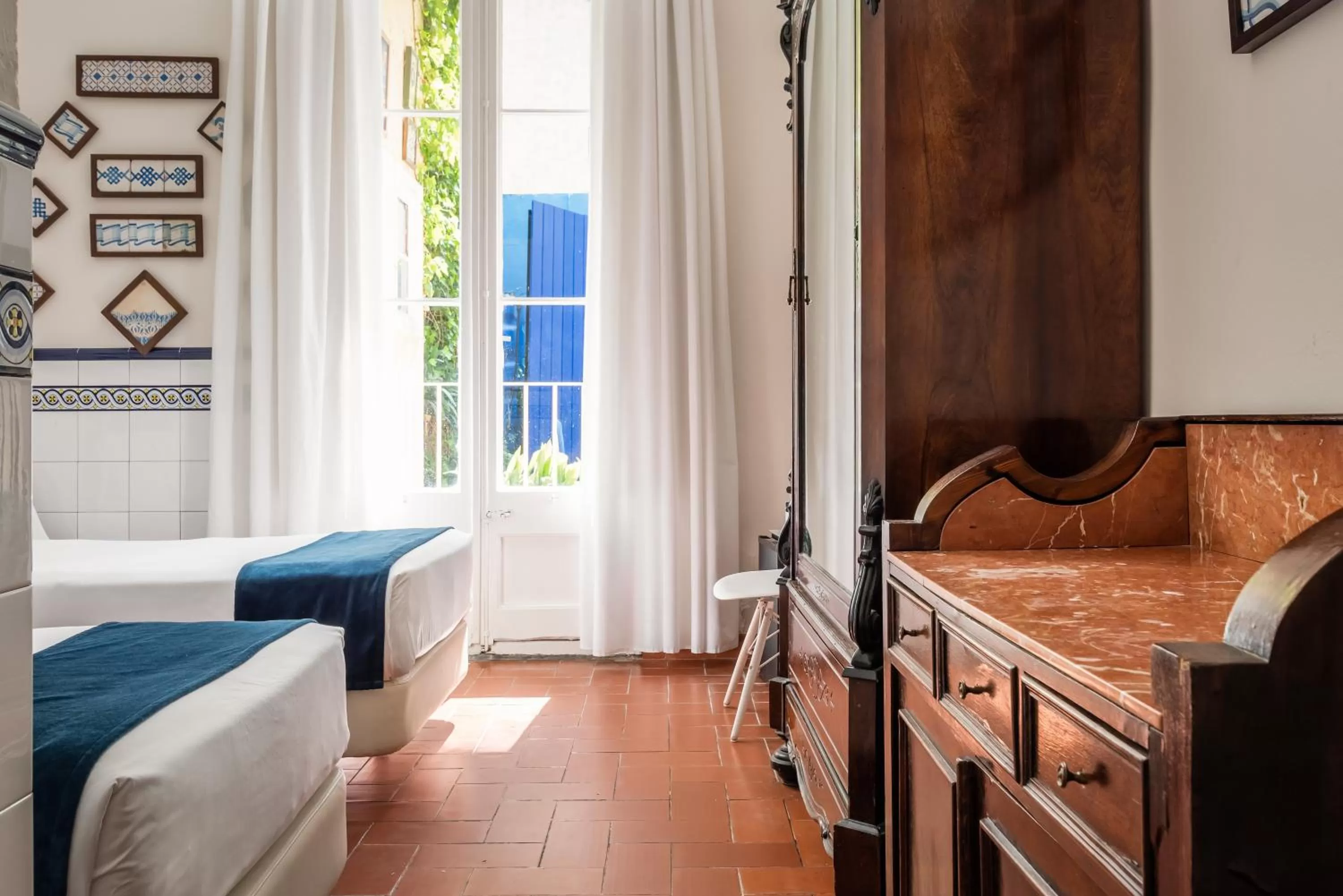 Bedroom, Bed in Hotel Medium Renaixença