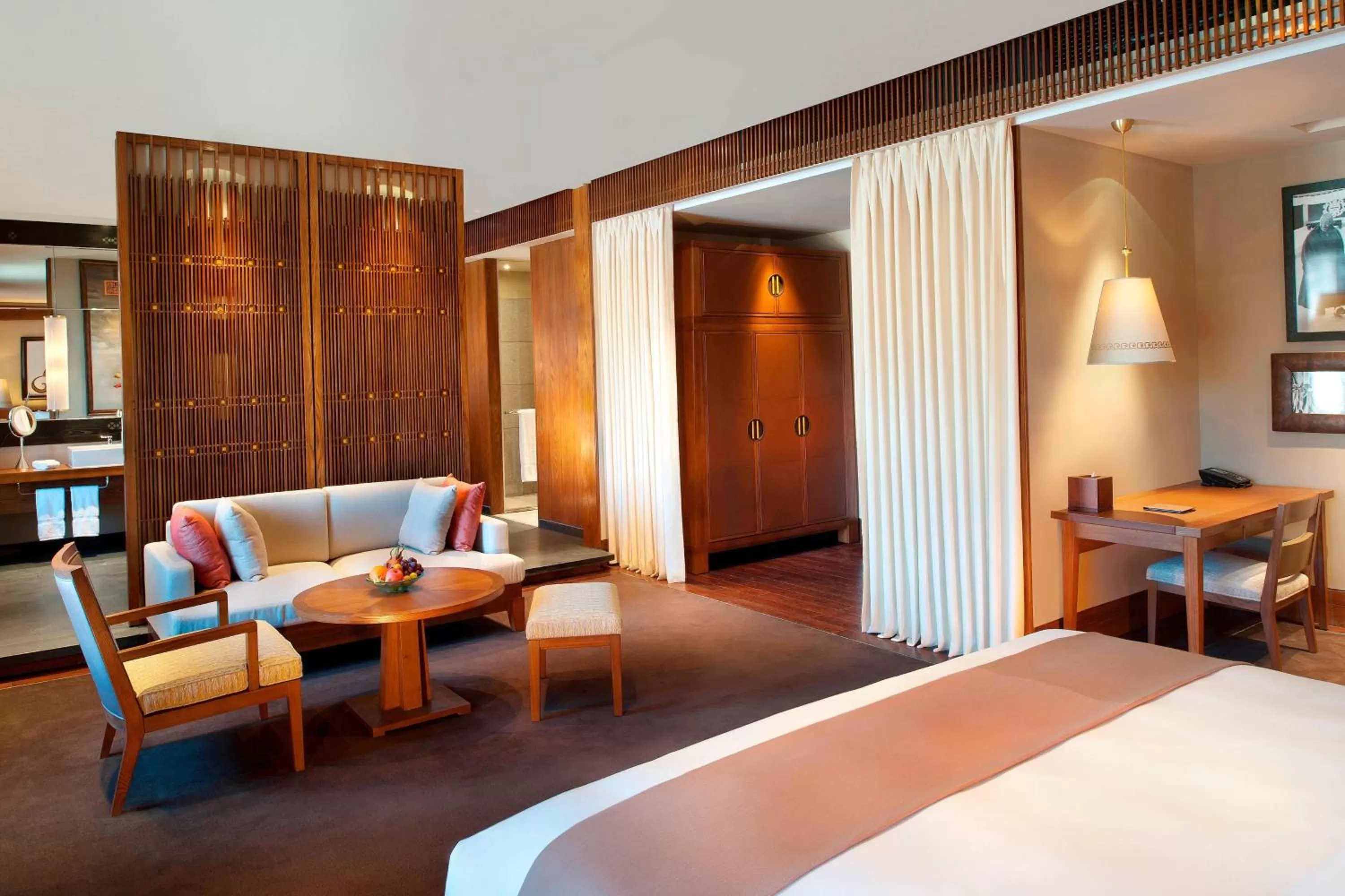 Photo of the whole room, Bed in The St. Regis Lhasa Resort