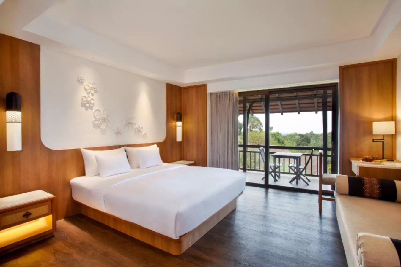 Bedroom, Bed in Novotel Bogor Golf Resort