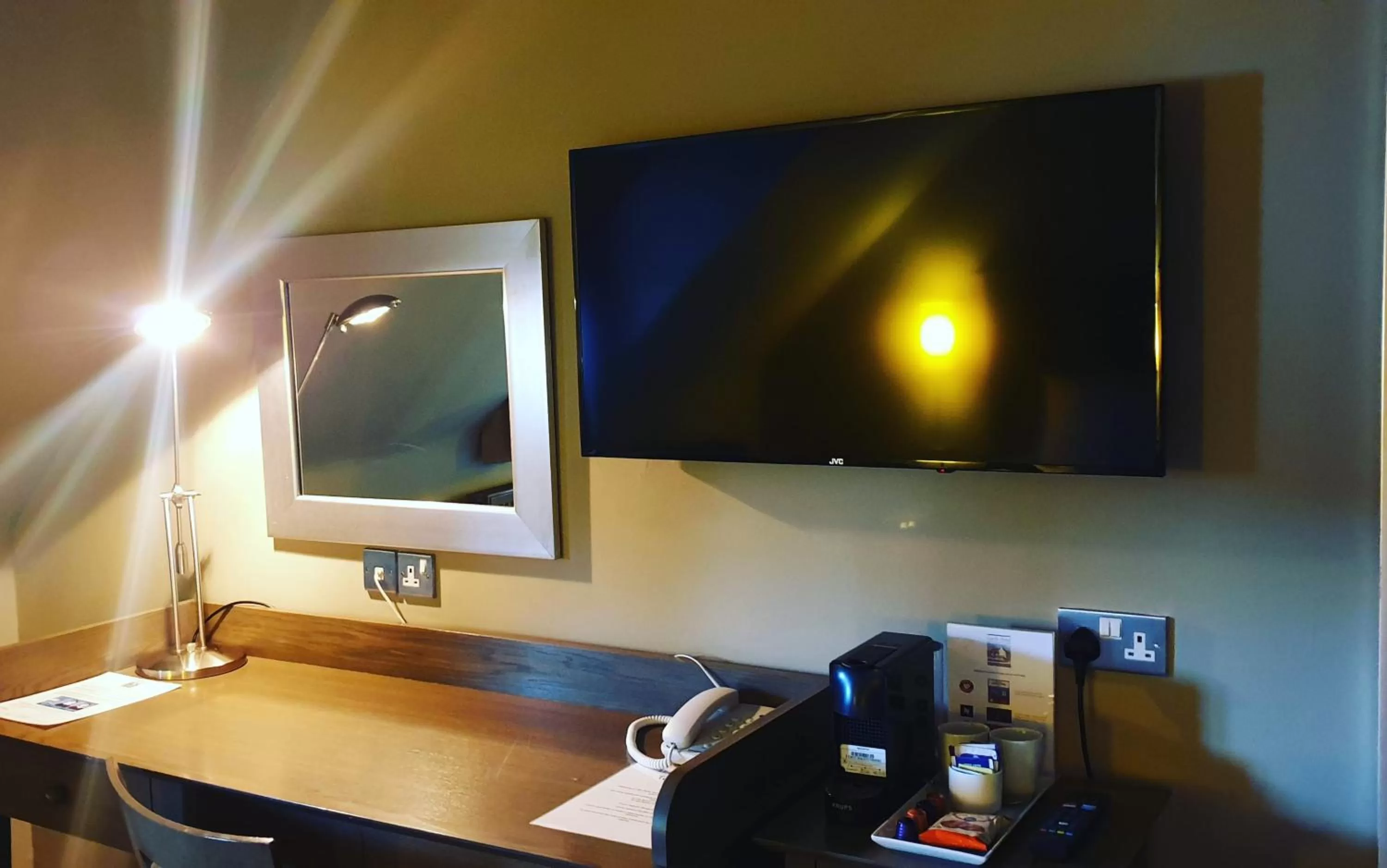 TV and multimedia in Garth Hotel
