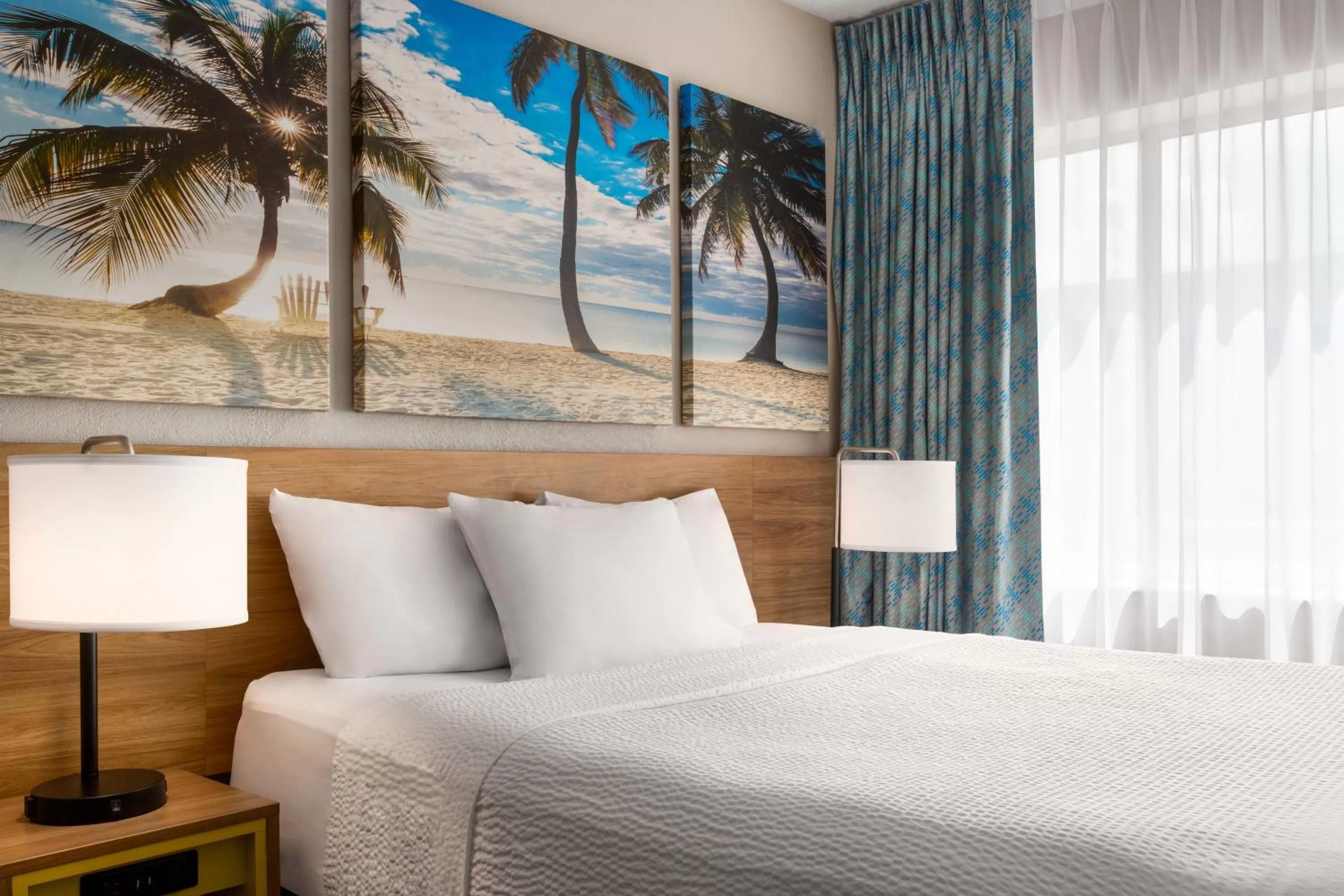 Bed in Days Inn by Wyndham Miami Airport North