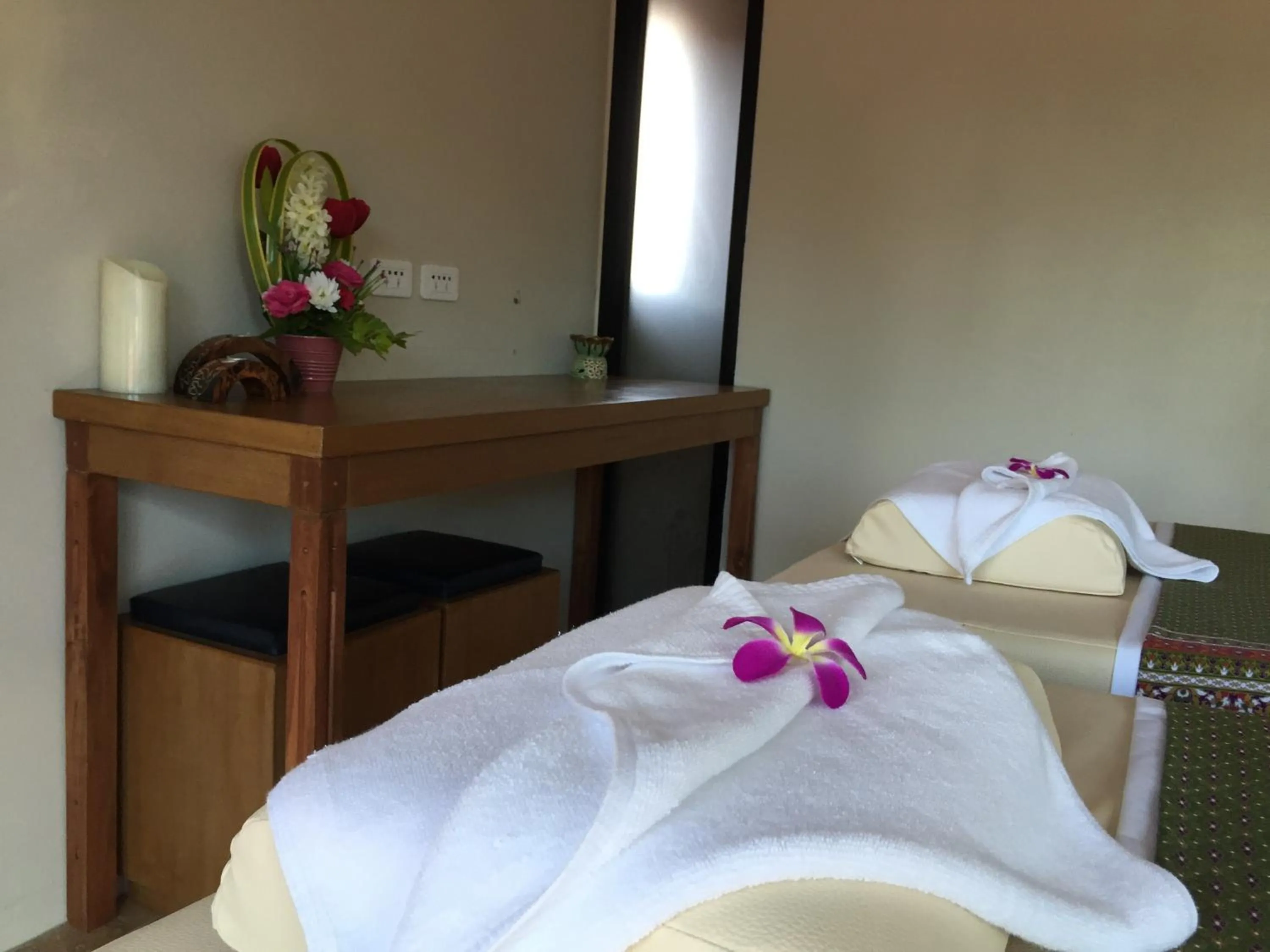 Massage, Bed in At Samui Boutique Hotel