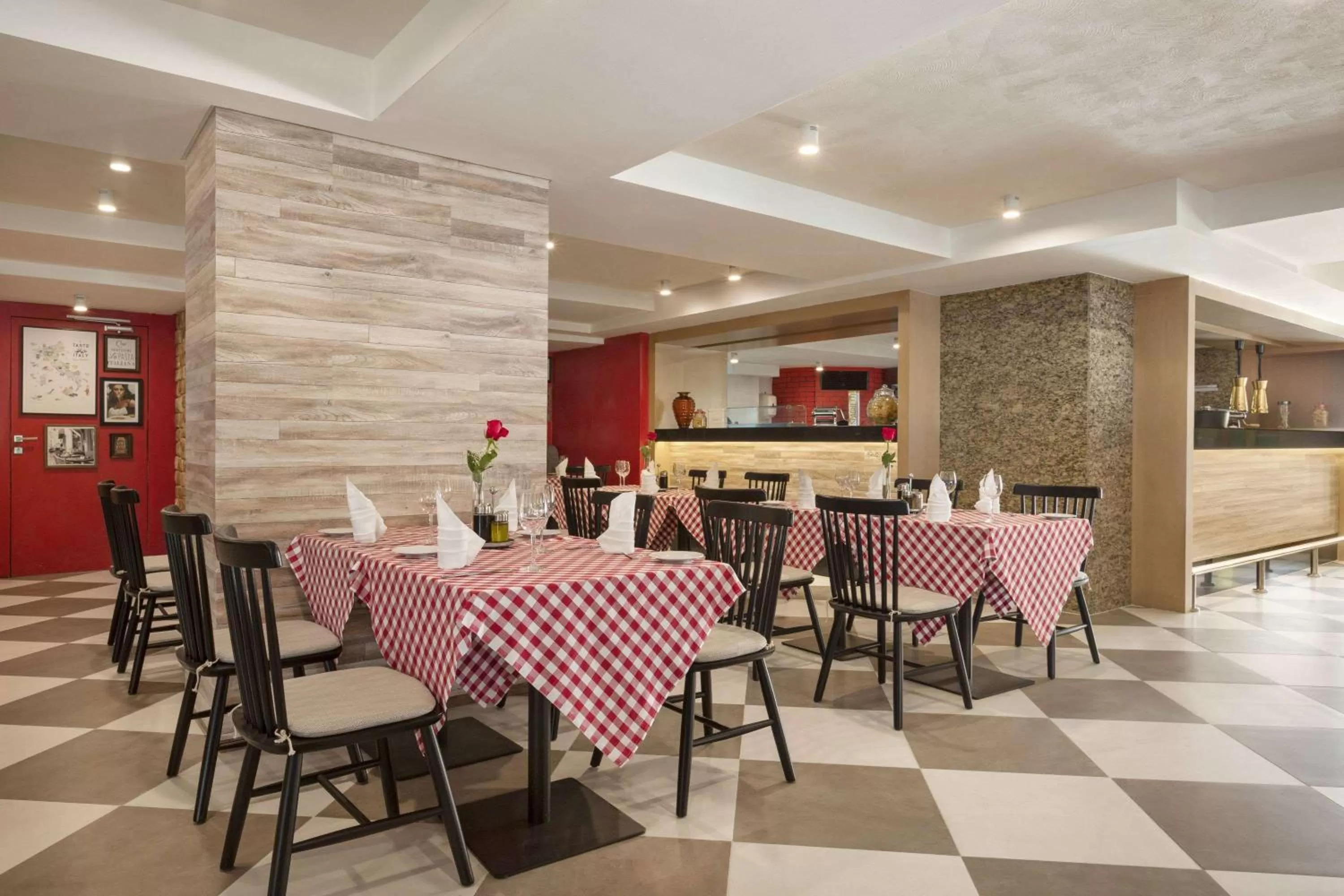 Restaurant/places to eat in Wyndham Garden Manama