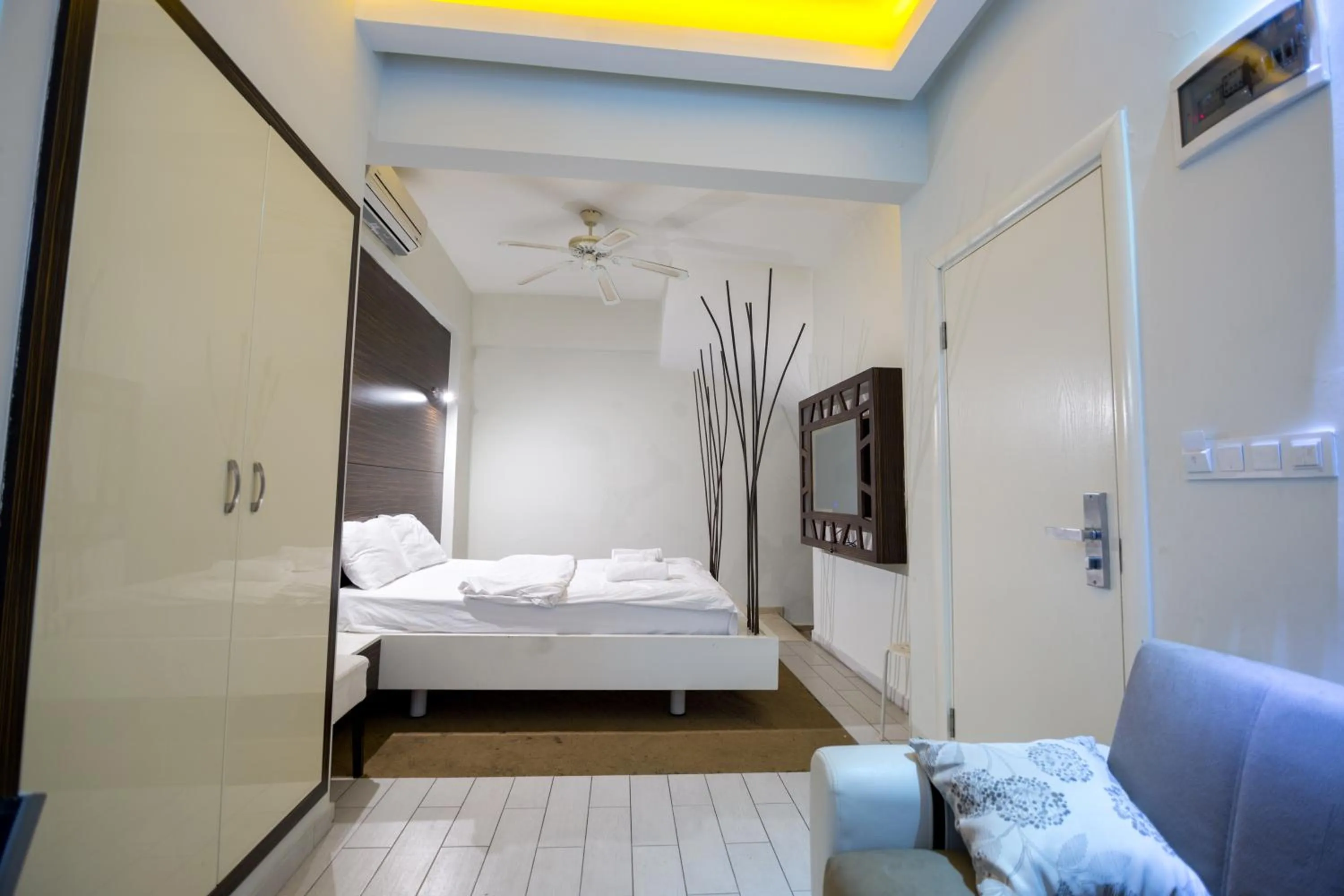 Photo of the whole room, Bed in Element Suites