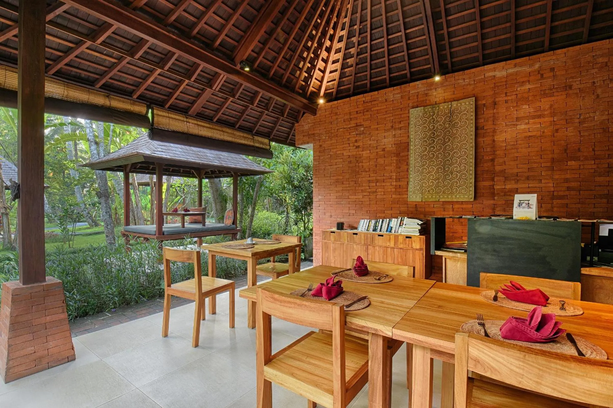 Restaurant/places to eat in Samkhya Villas - Free 1x Floating Breakfast or Minibar