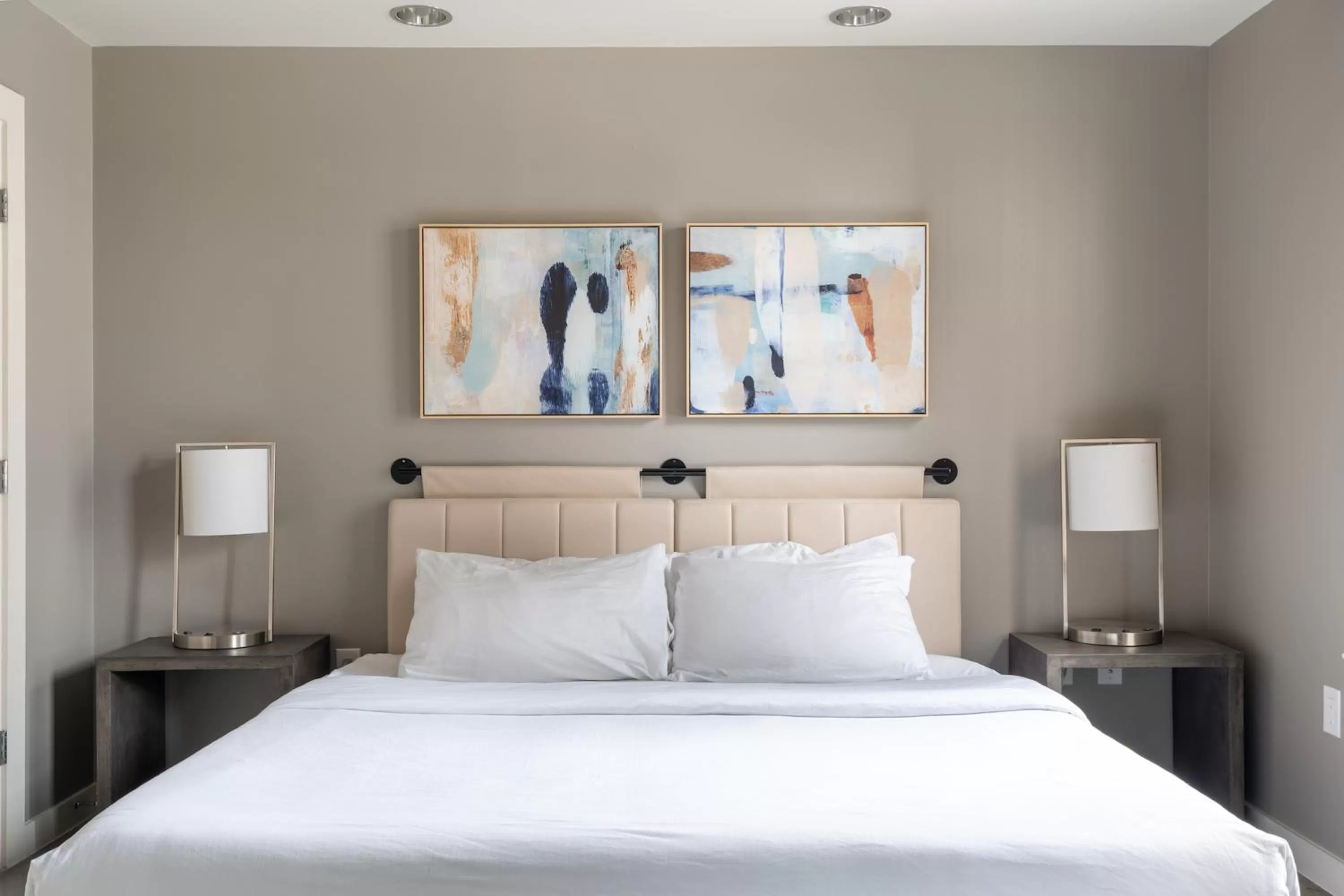 Two-Bedroom Apartment (Self Check-in with Virtual Front Desk) in Kasa Downtown Austin