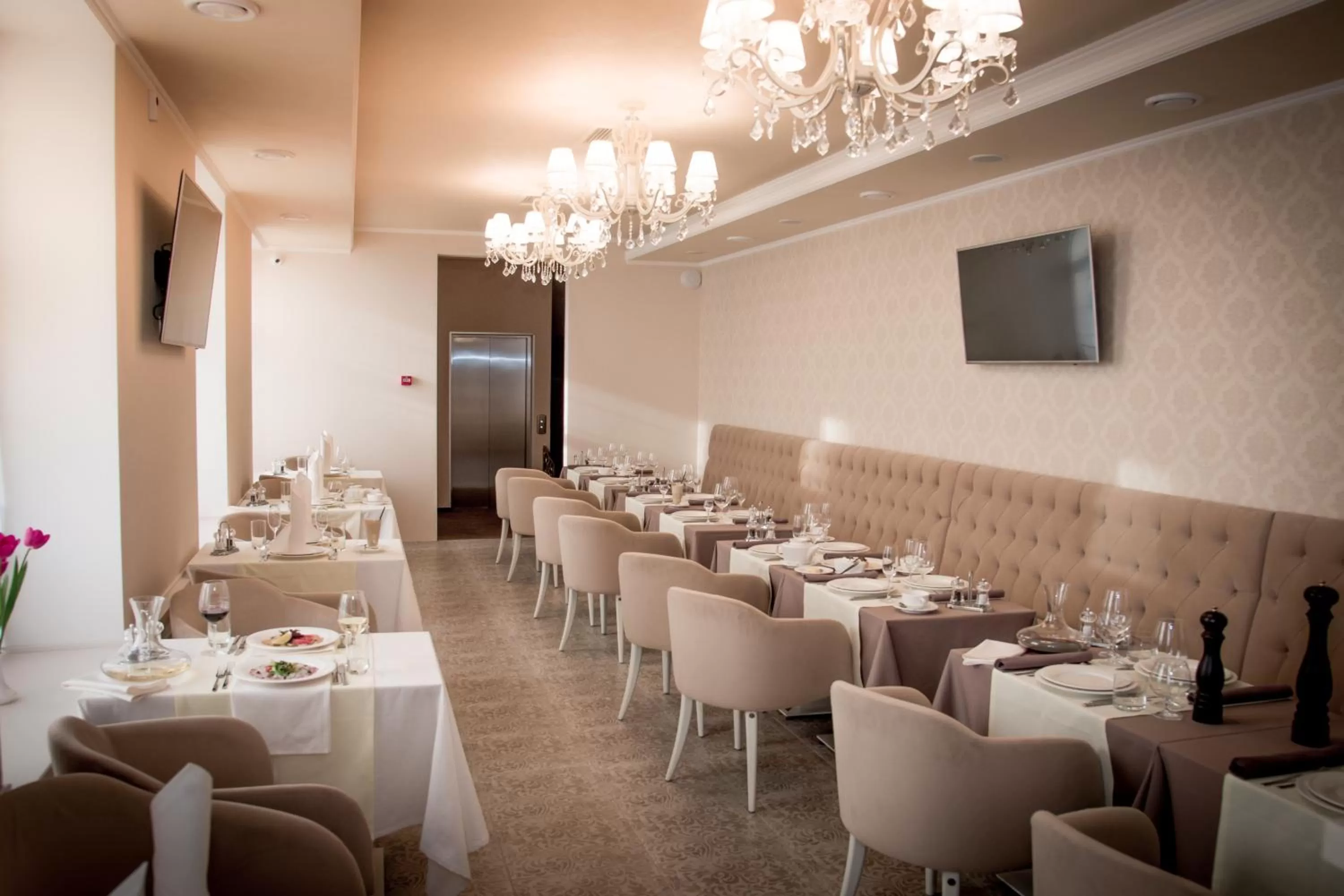 Restaurant/places to eat in Pletnevskiy Inn