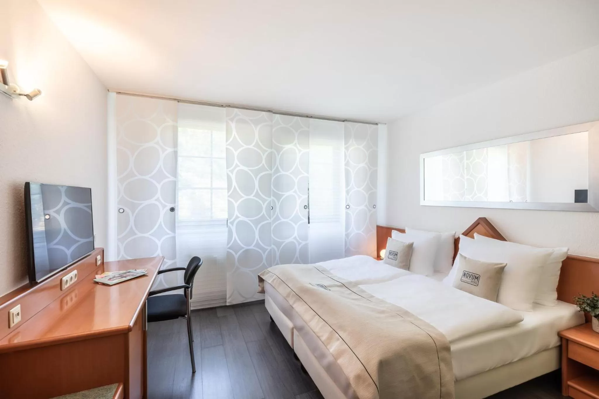 Photo of the whole room, Bed in Hotel Freiraum