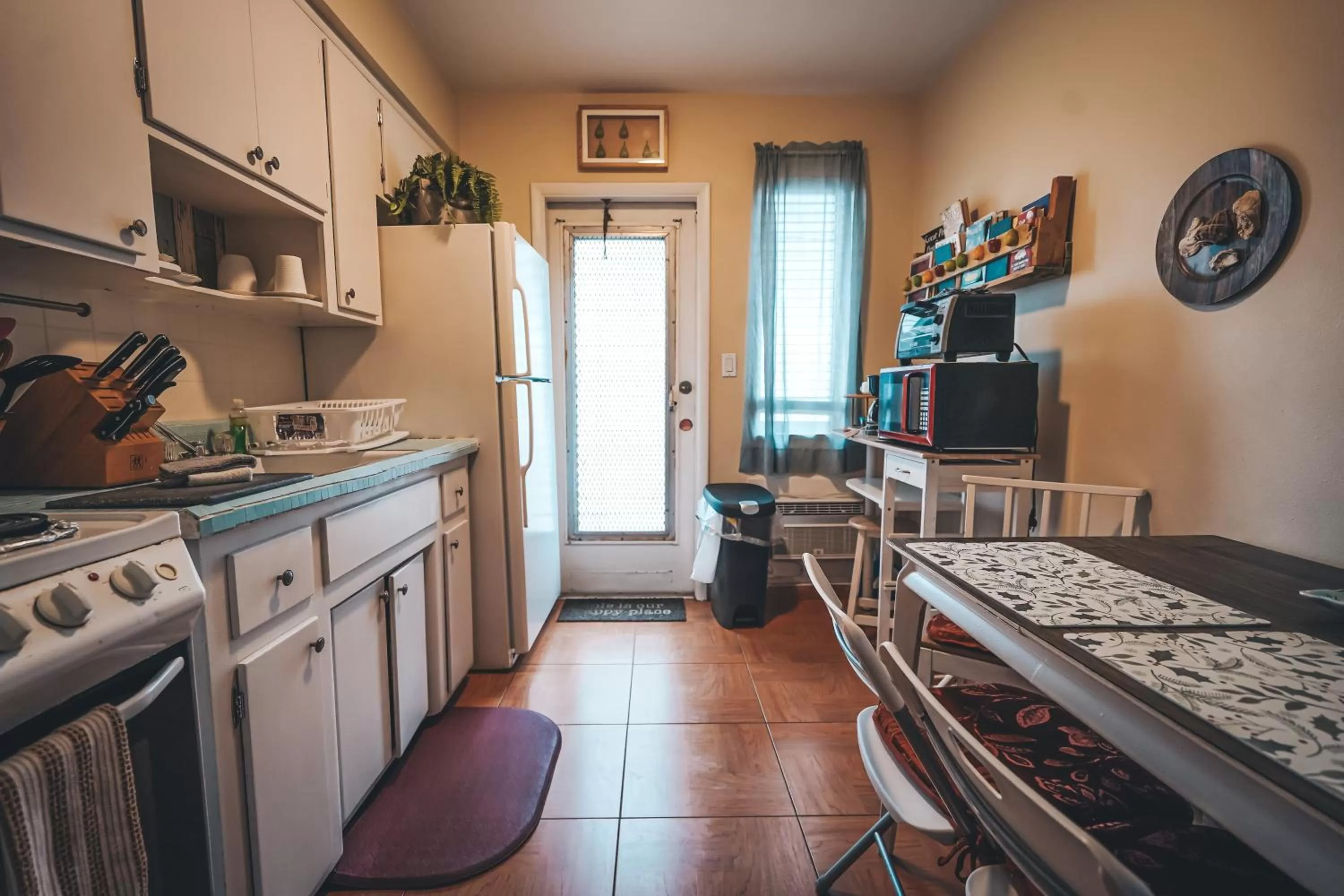 Kitchen or kitchenette in Hollywood Light Haven Lodge