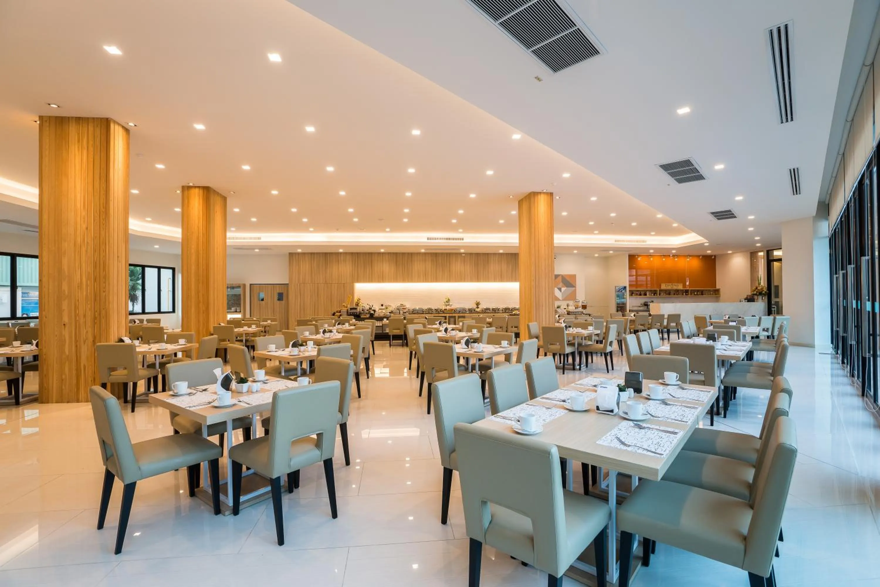 Restaurant/places to eat in J Inspired Hotel Pattaya