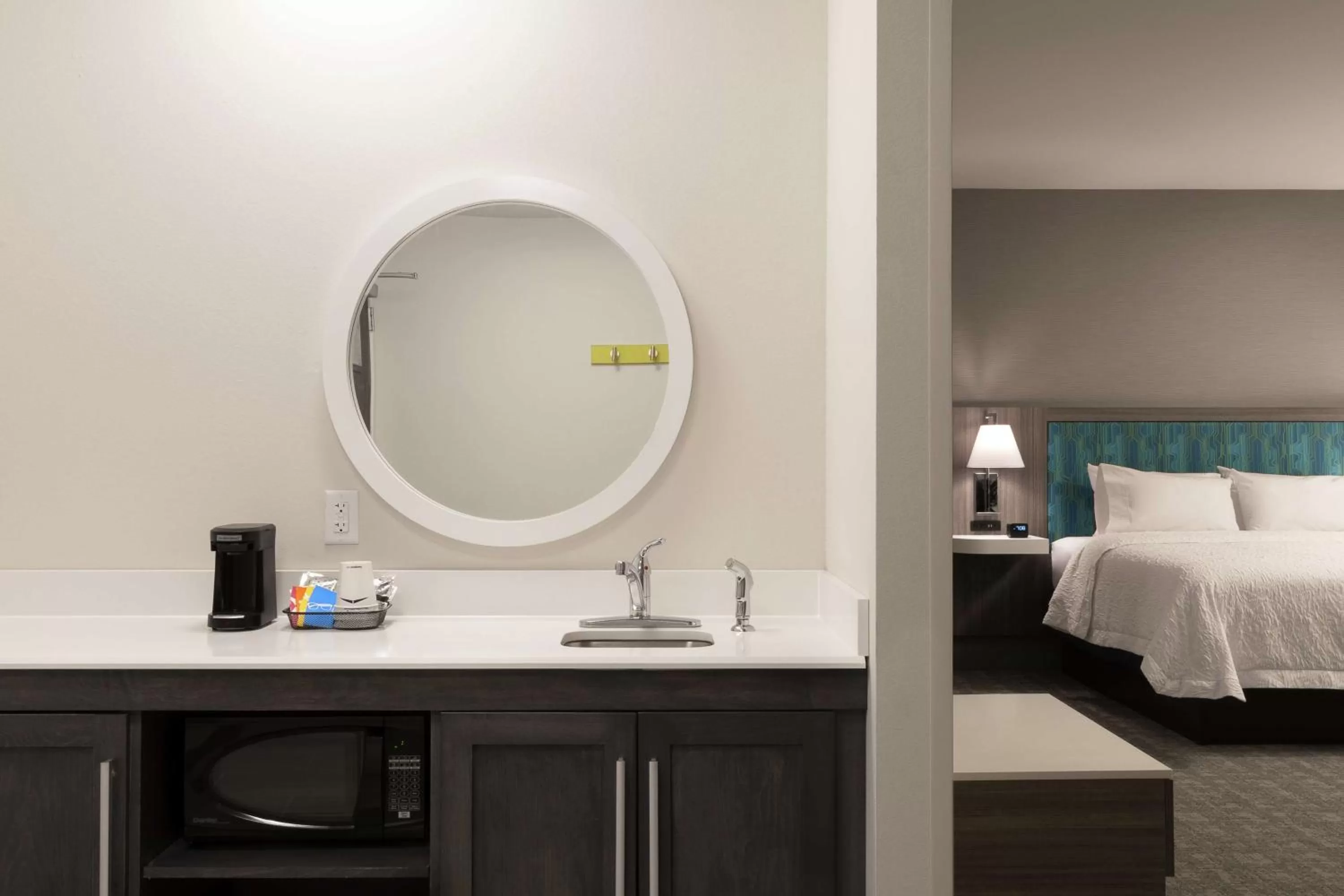 Other, Bed in Hampton Inn O'Fallon, Il