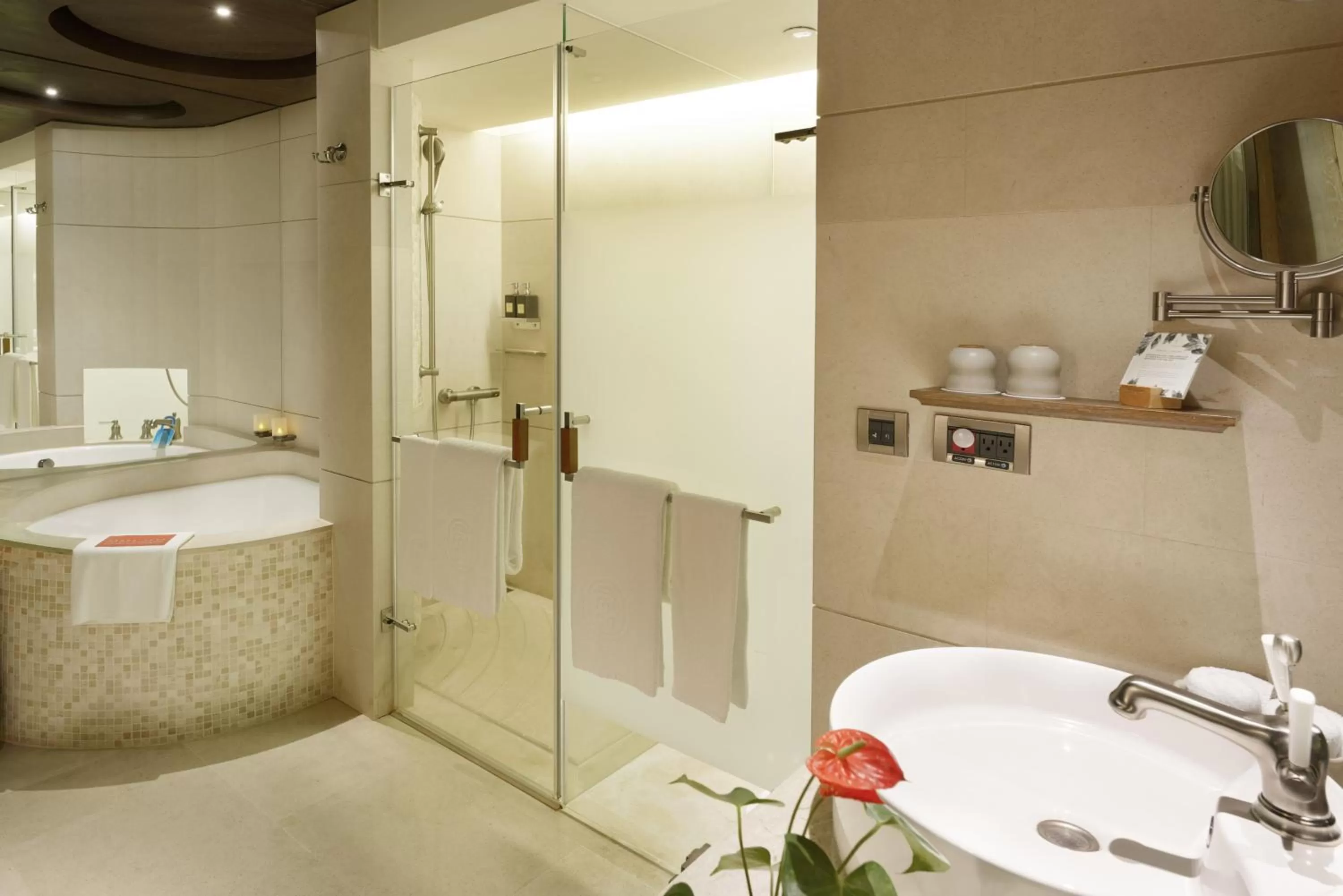 Toilet in Palais de Chine Hotel