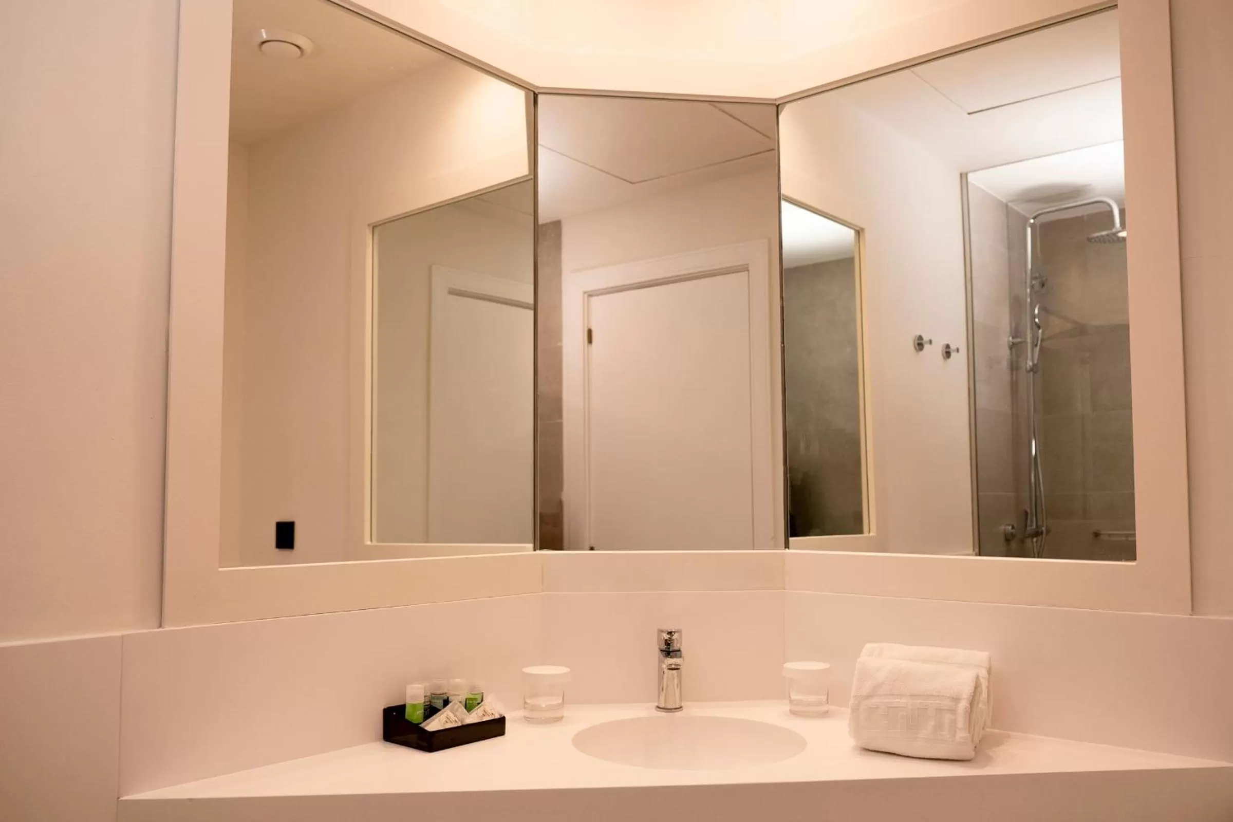 Bathroom in URH Sitges Playa