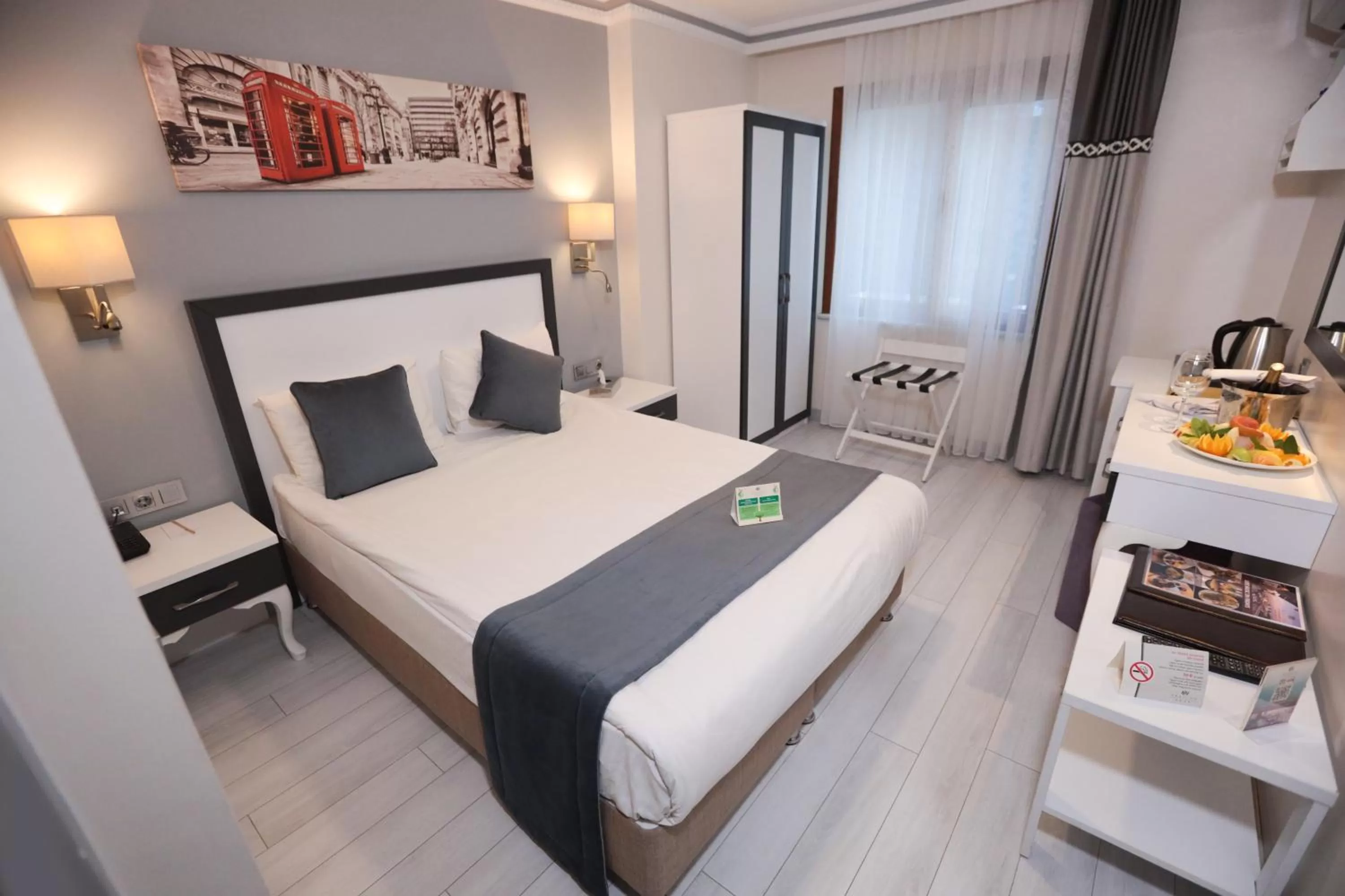 Bed in Skalion Hotel