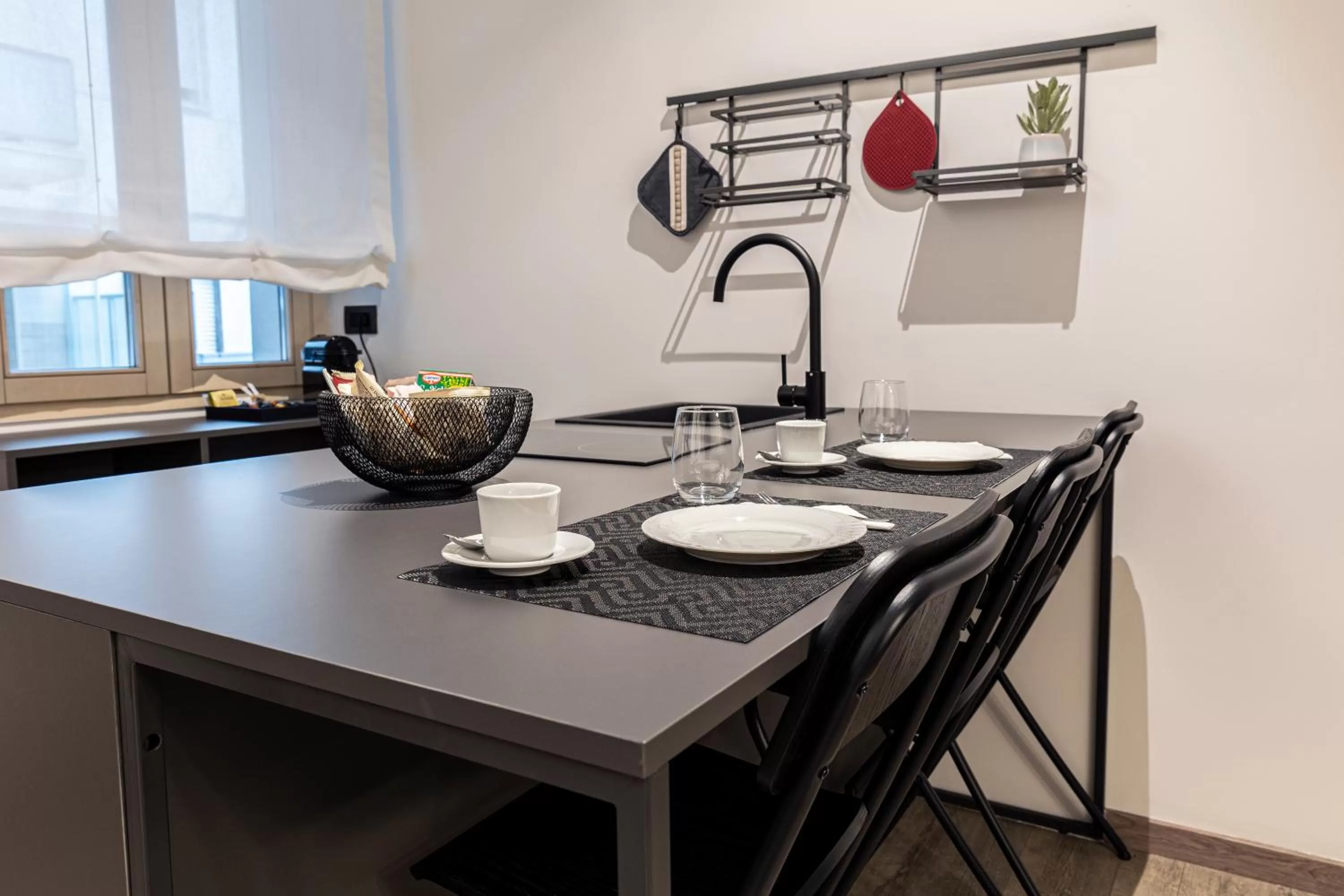 Dining Area in Corso 84 Luxury Suites