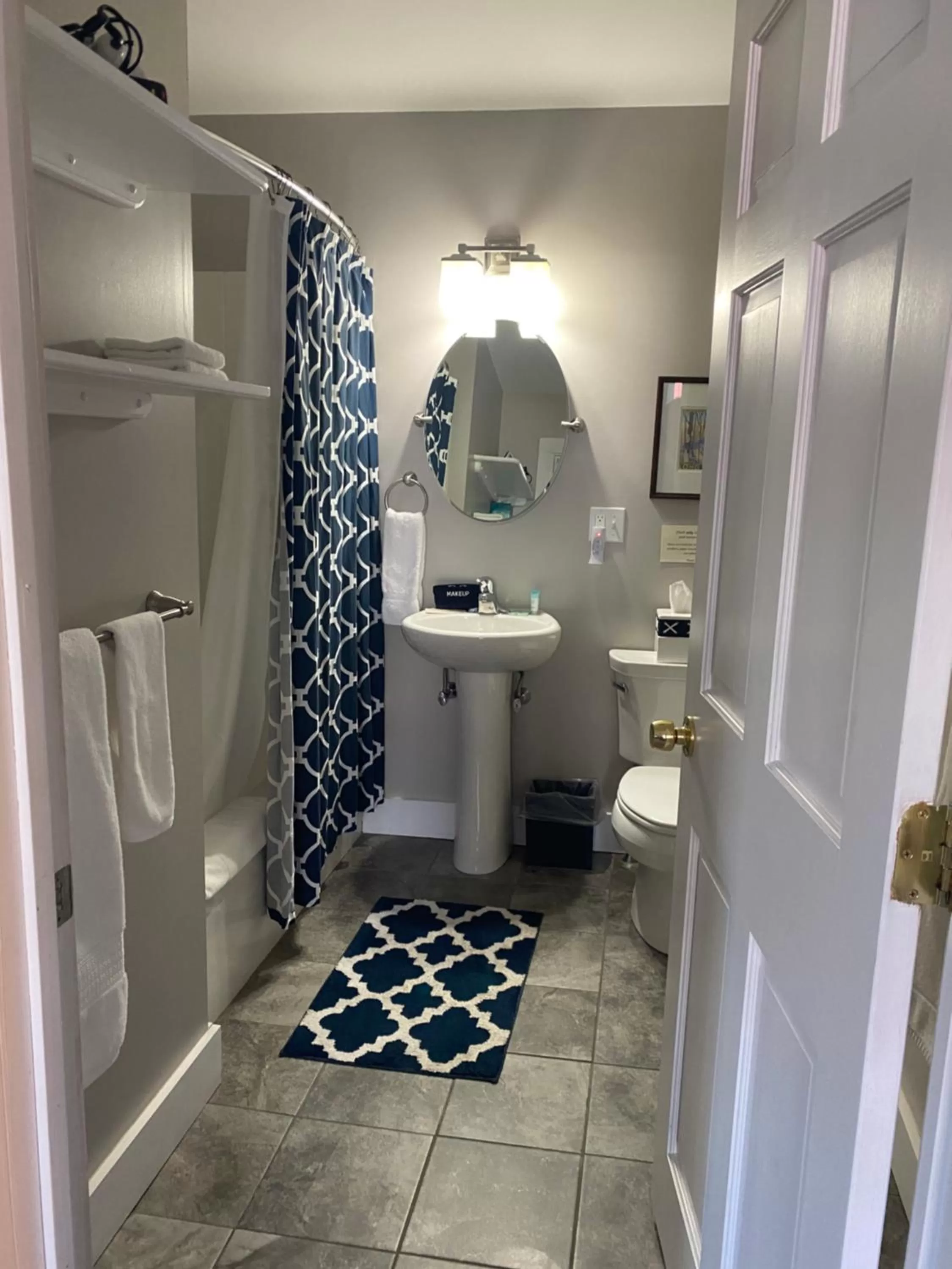 Bathroom in Bristol Suites