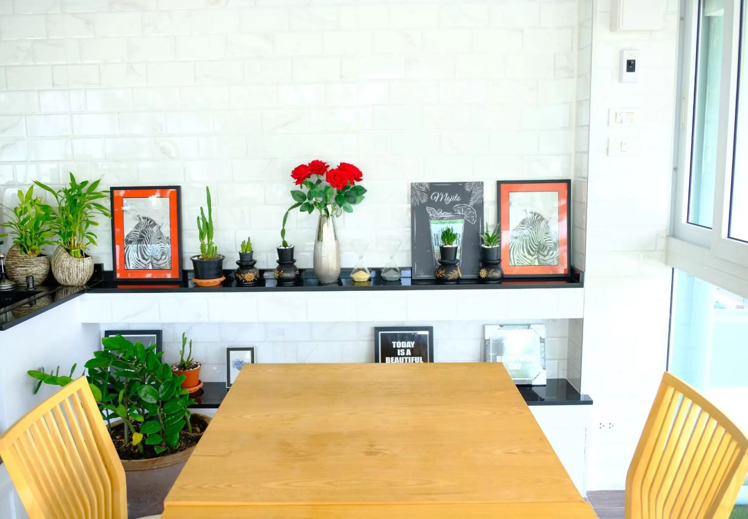 Restaurant/places to eat in The Beach Front Resort, Pattaya