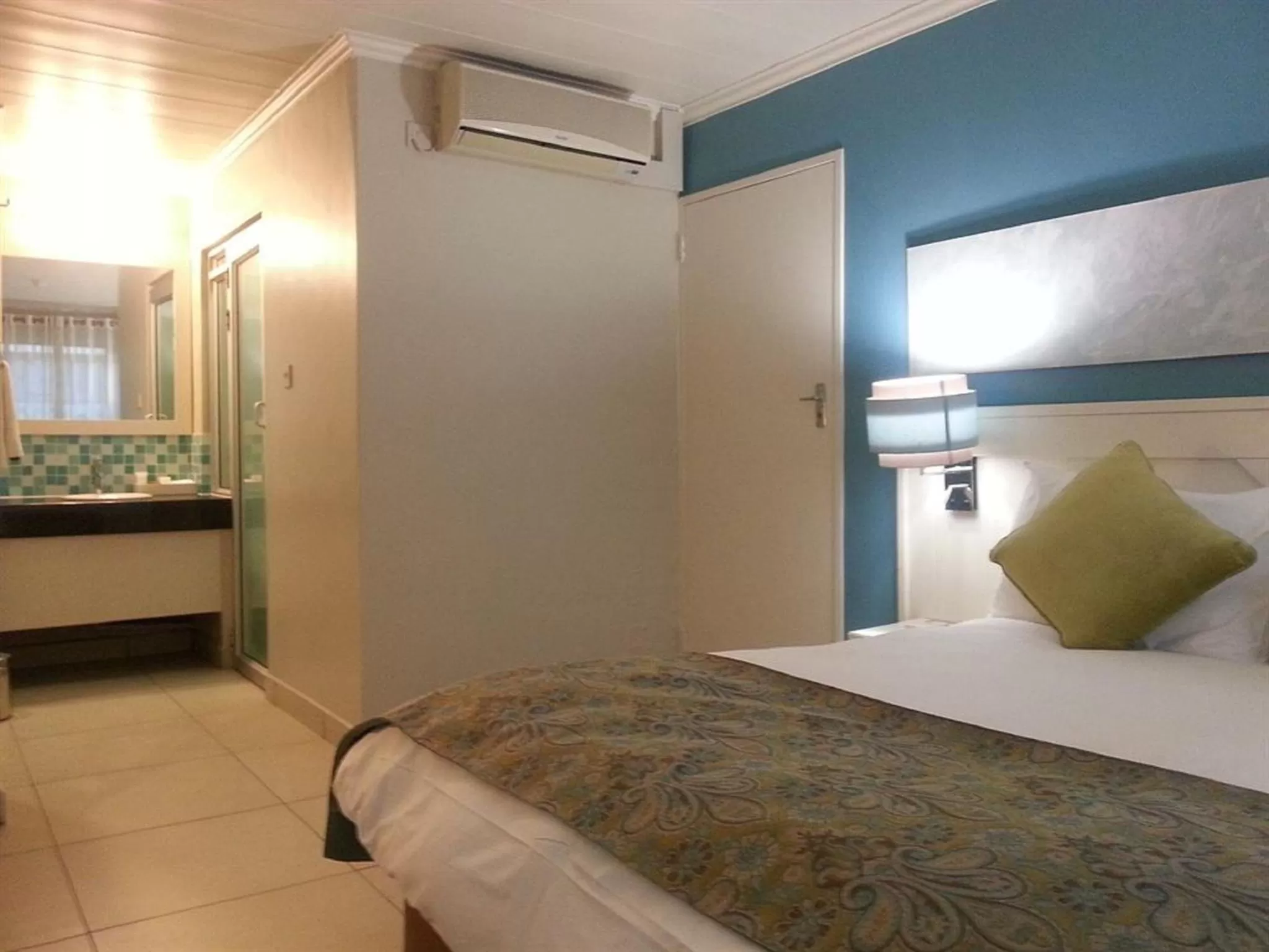 Bed in Peermont Metcourt Hotel