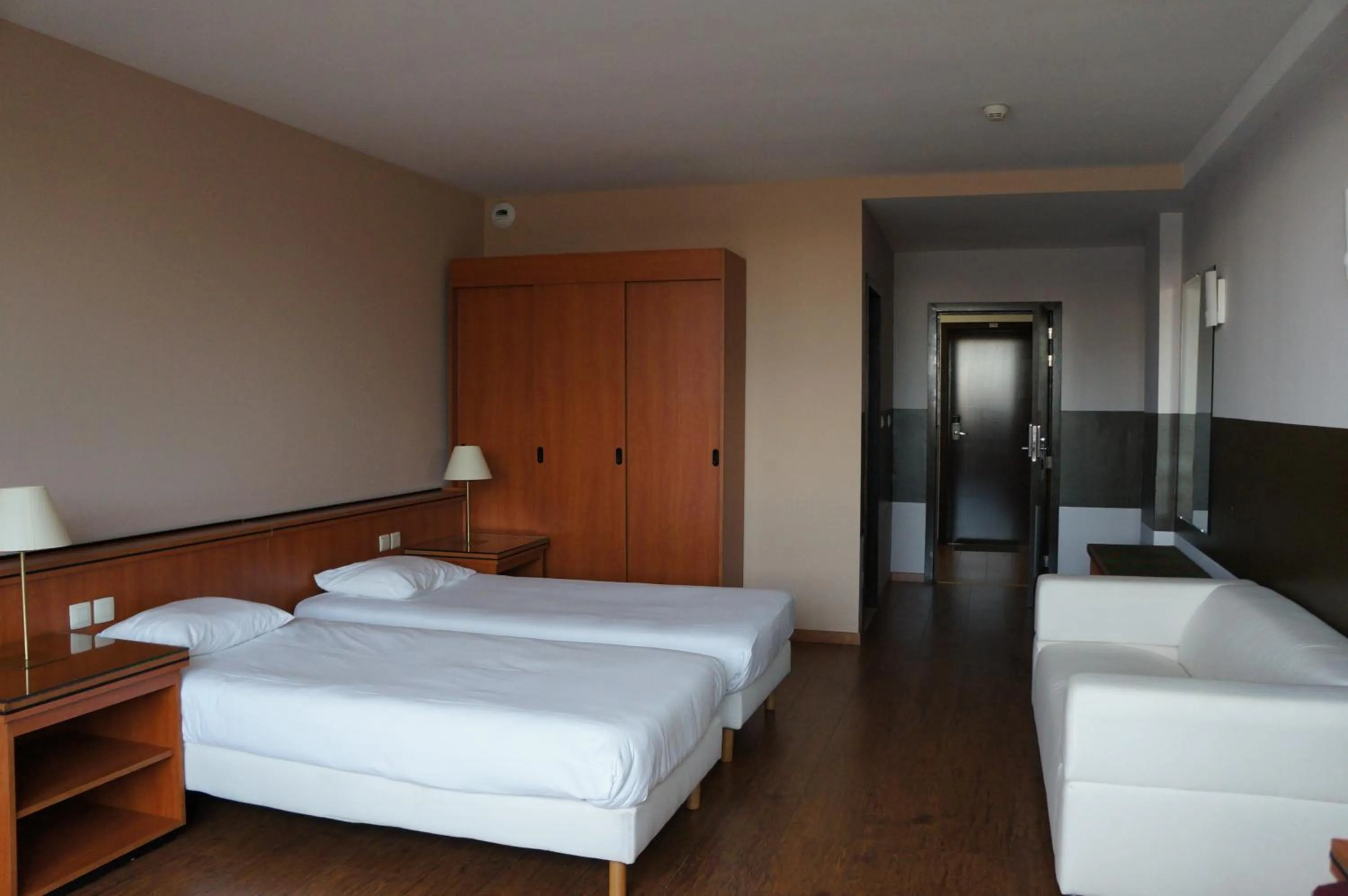 Standard Twin Room in Escale Hotel