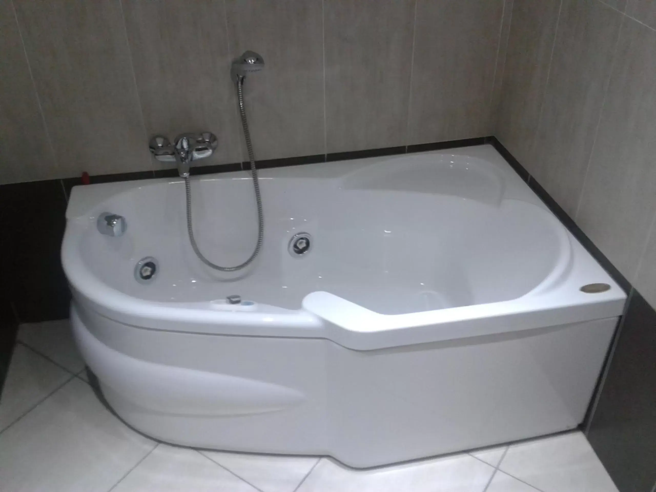 Suite with Hot Tub in Green Hotel Ninfa Suite with Hot Tub in Green Hotel Ninfa