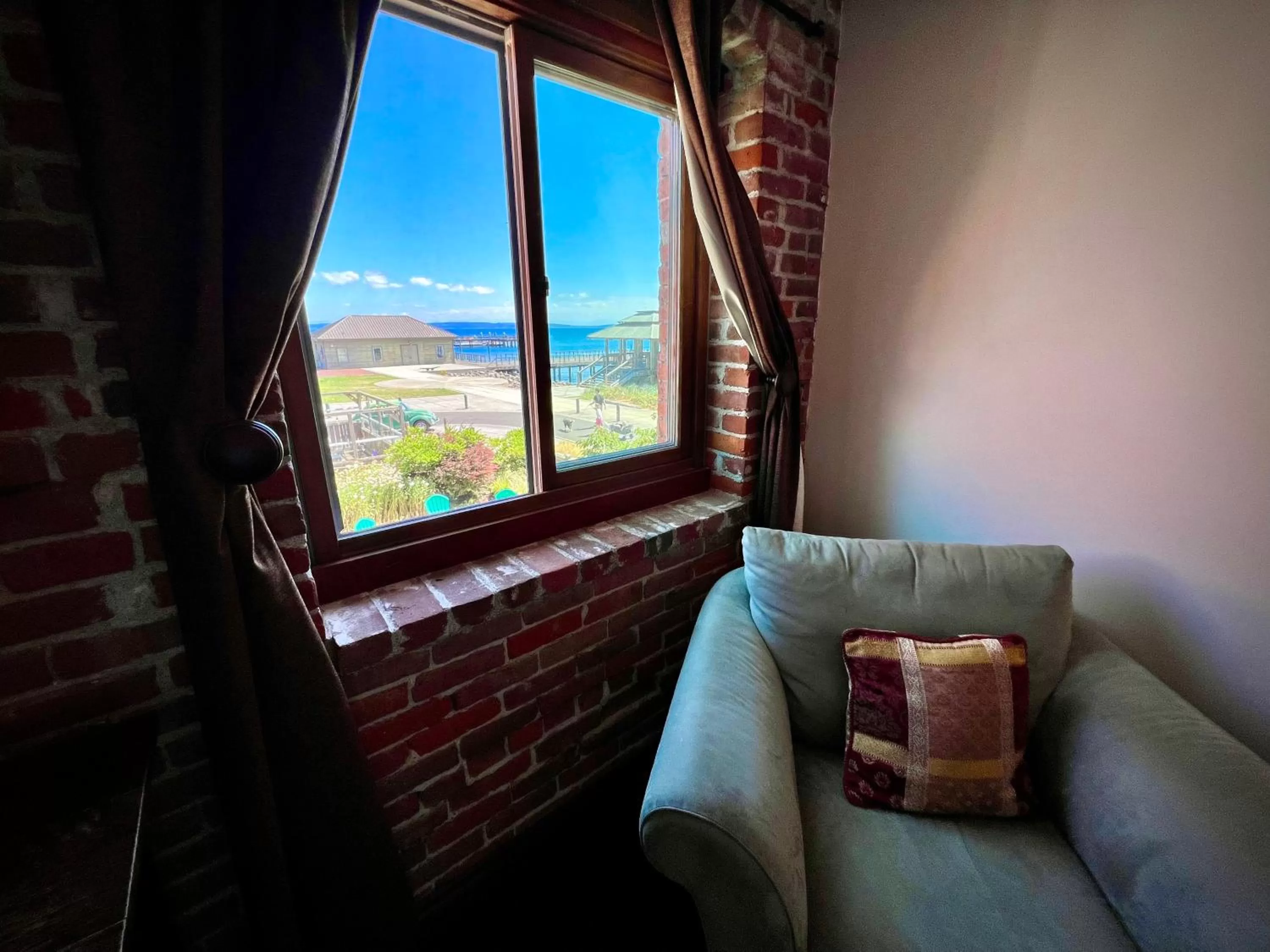 Seating Area in The Monarch Hotel