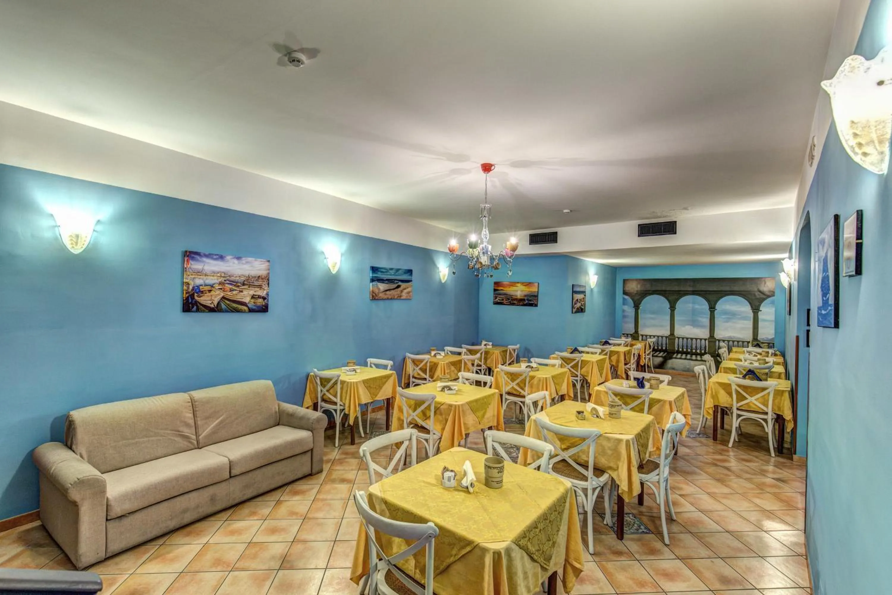 Restaurant/places to eat in Hotel Nice