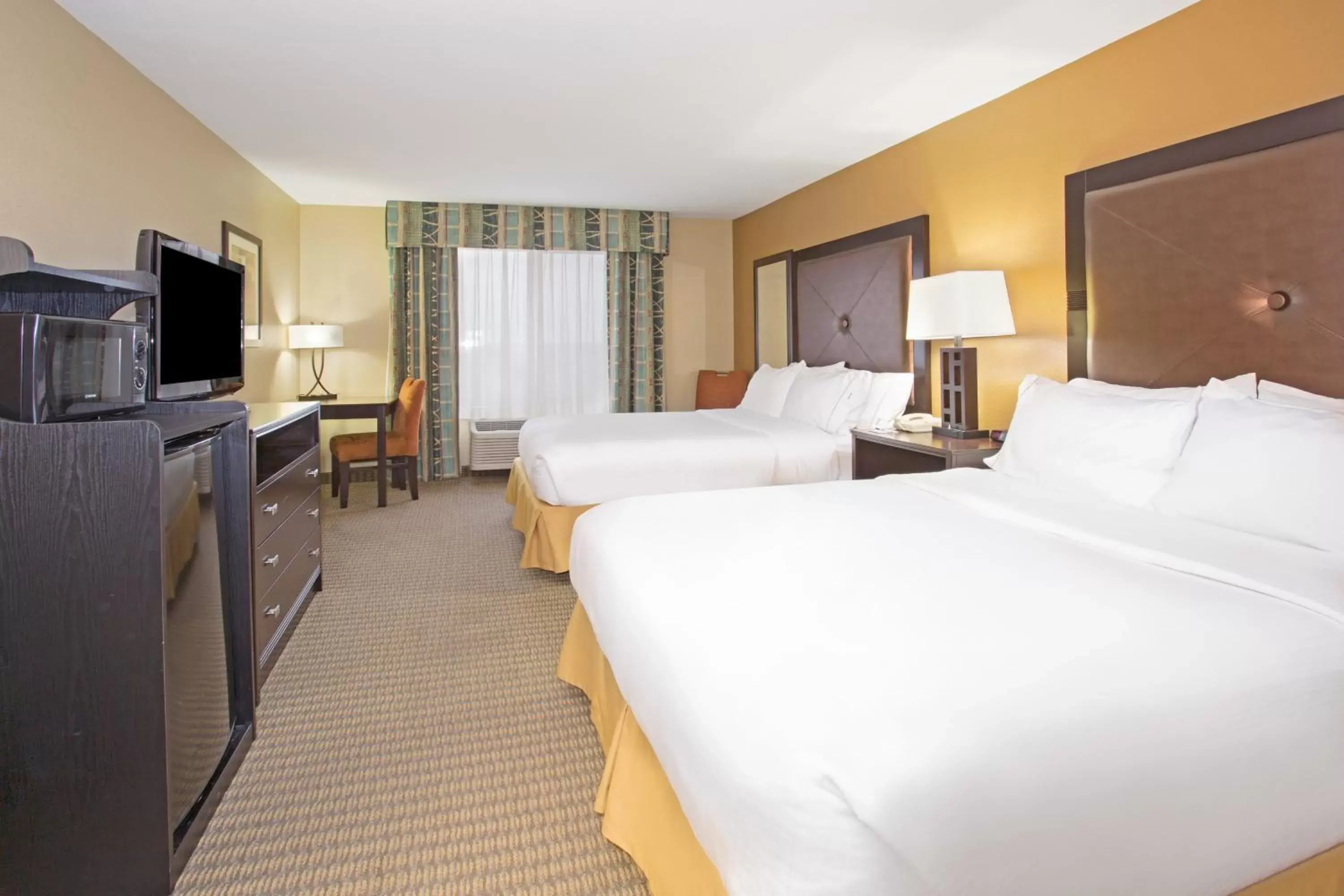Double Room with Two Double Beds and Accessible Roll In Shower - Non-Smoking in Holiday Inn Express Hotel & Suites Lexington, an IHG Hotel Double Room with Two Double Beds and Accessible Roll In Shower - Non-Smoking in Holiday Inn Express Hotel & Suites Lexington, an IHG Hotel