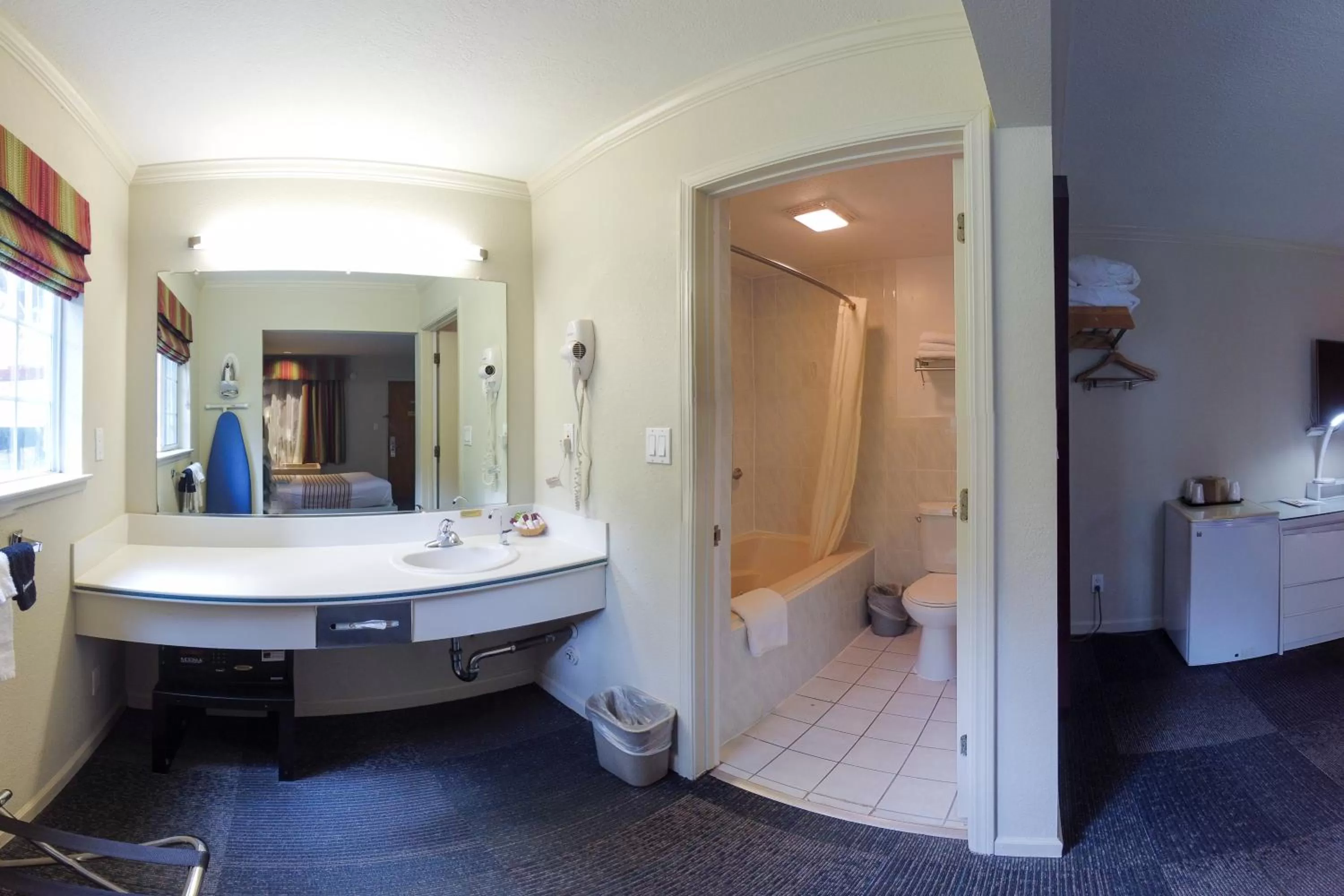 Shower in Inn at Golden Gate