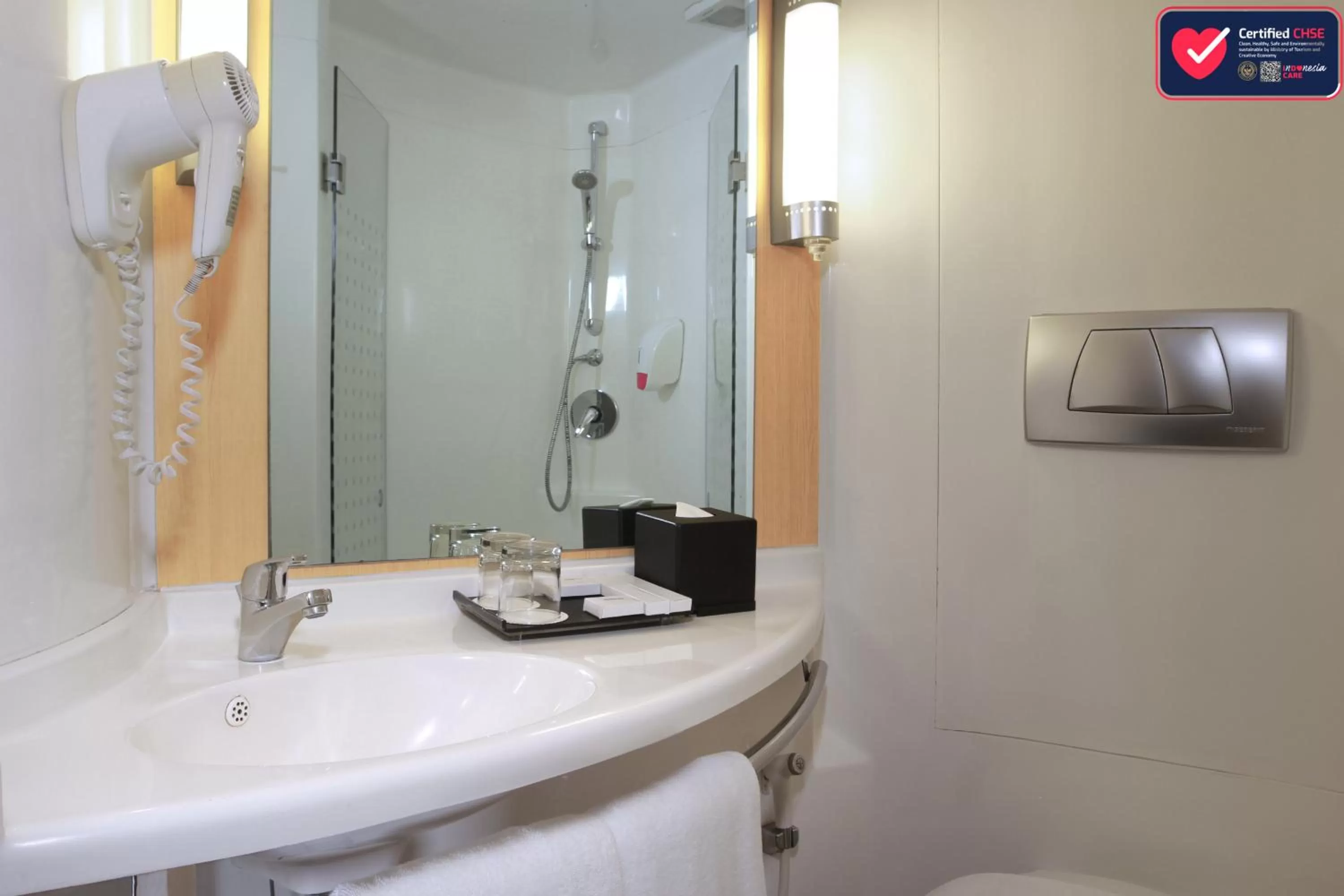 Bathroom in Swiss-Belinn Cawang