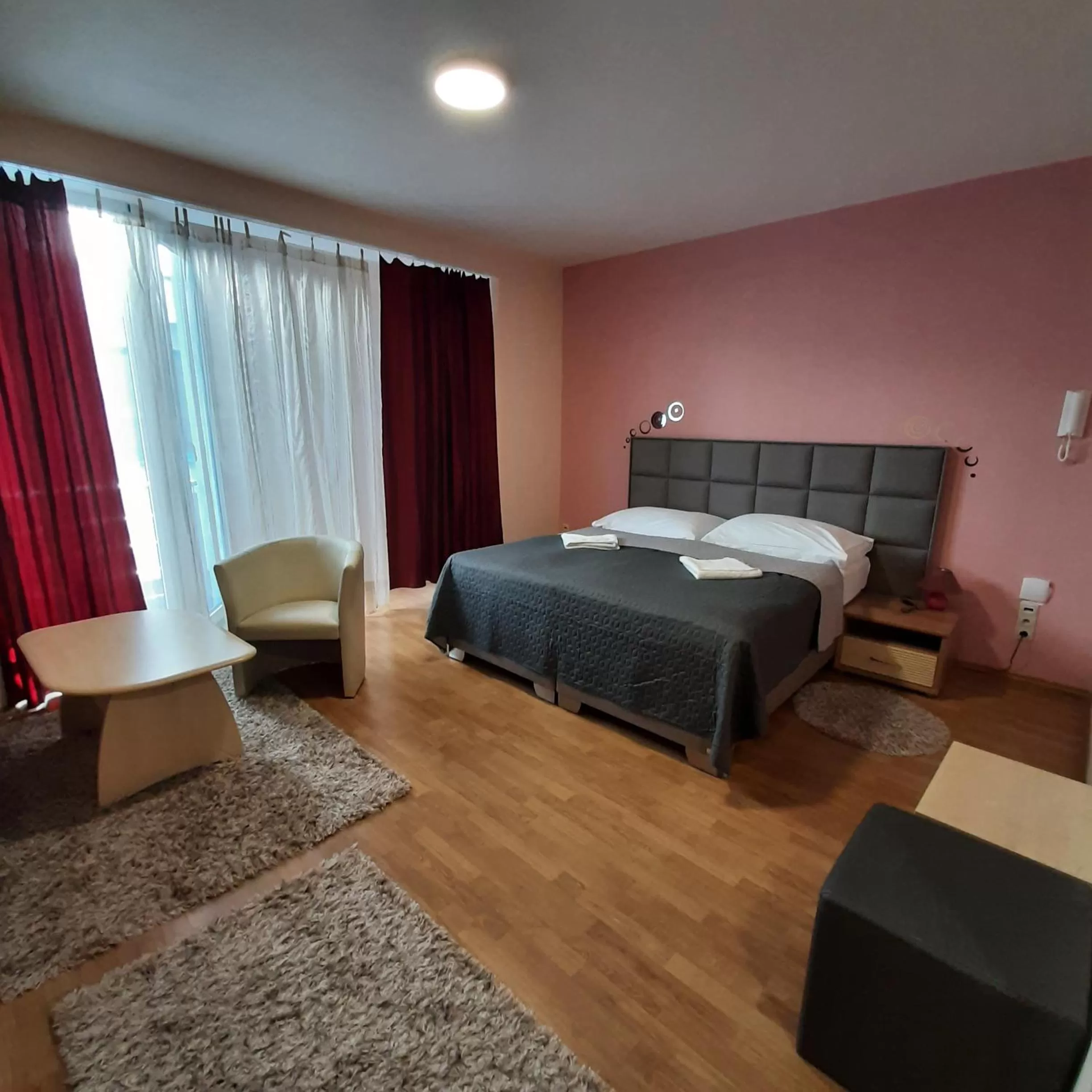 Bedroom, Bed in garni Hotel S.O.G.* * *