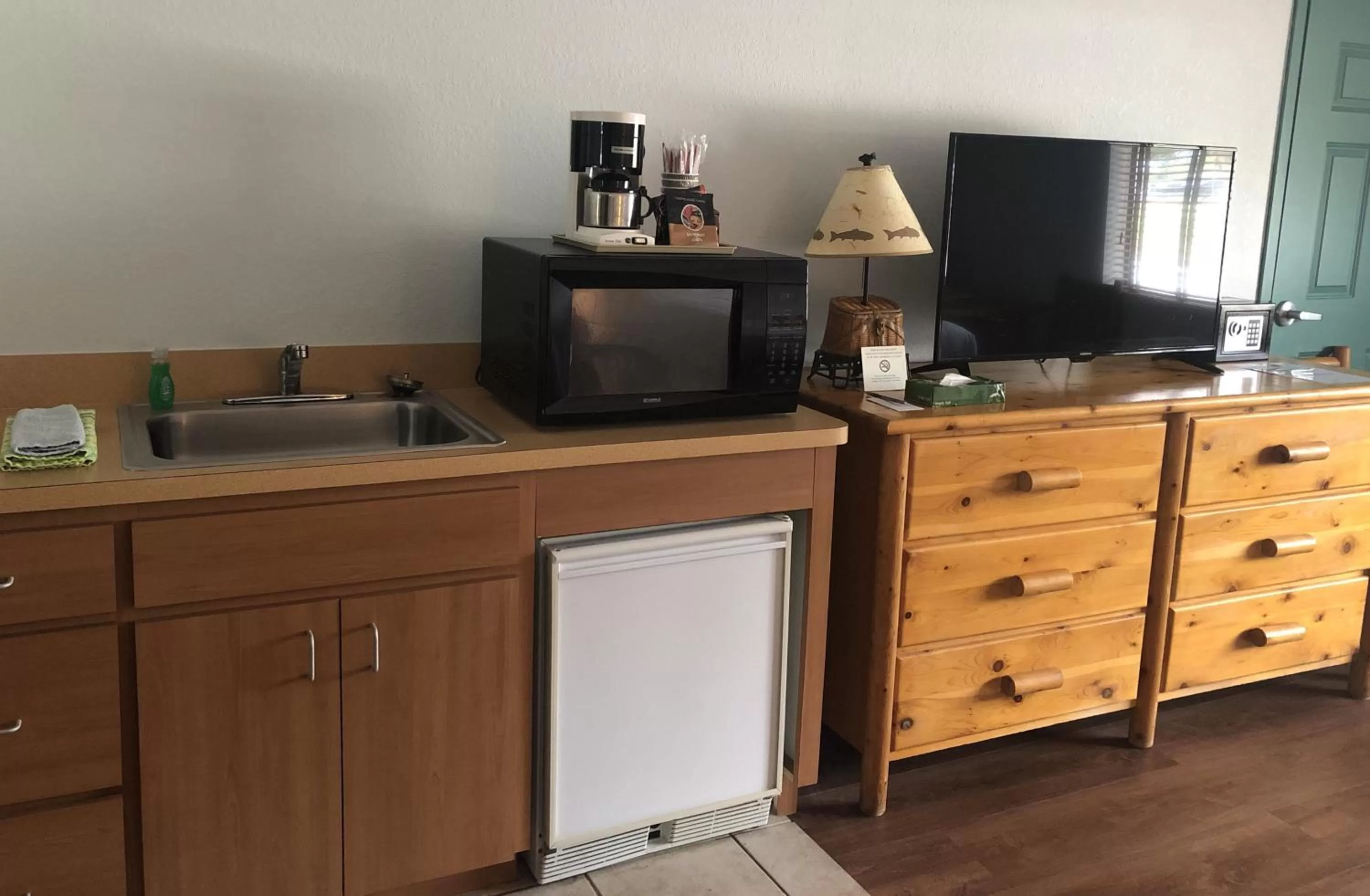 Camp Mack Lodge, Marina & RV Resort