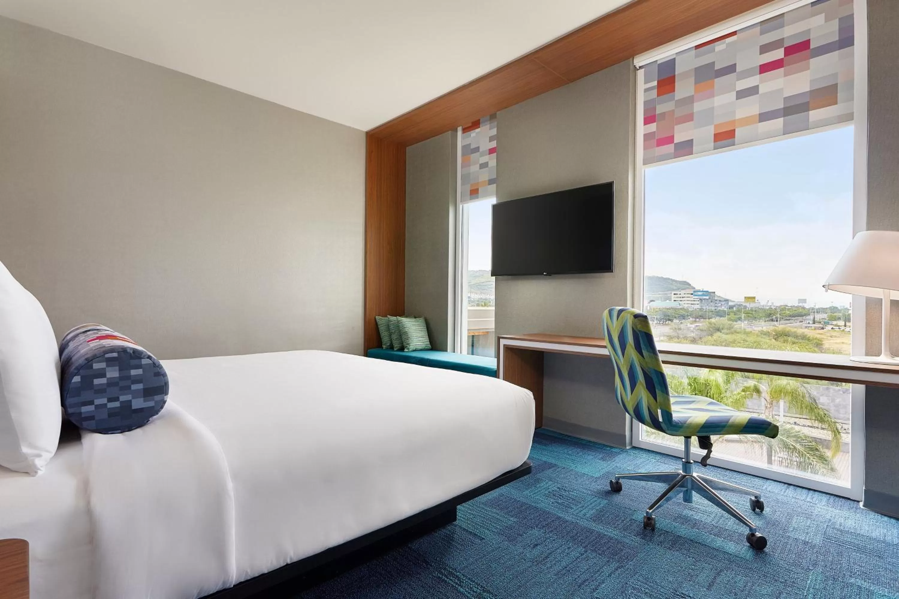 Standard King Room in Aloft Queretaro