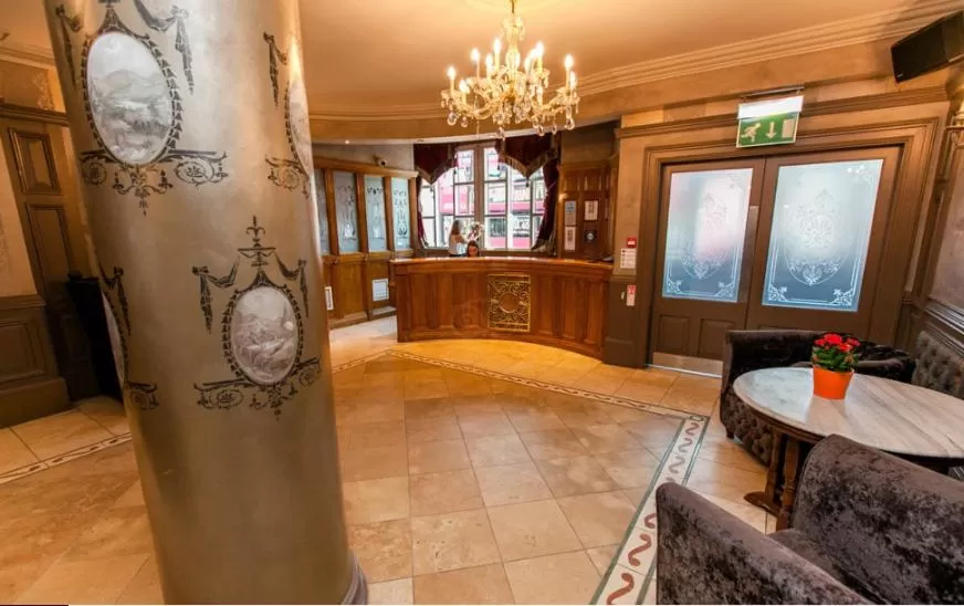 Decorative detail in Benedicts Hotel