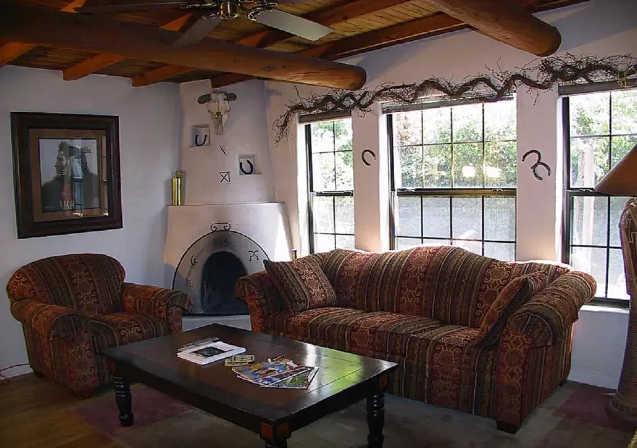 Efficiency King Studio, Fireplace, Patio - Non Smoking in Casas de Suenos Old Town Historic Inn, an Ascend Collection Hotel Efficiency King Studio, Fireplace, Patio - Non Smoking in Casas de Suenos Old Town Historic Inn, an Ascend Collection Hotel