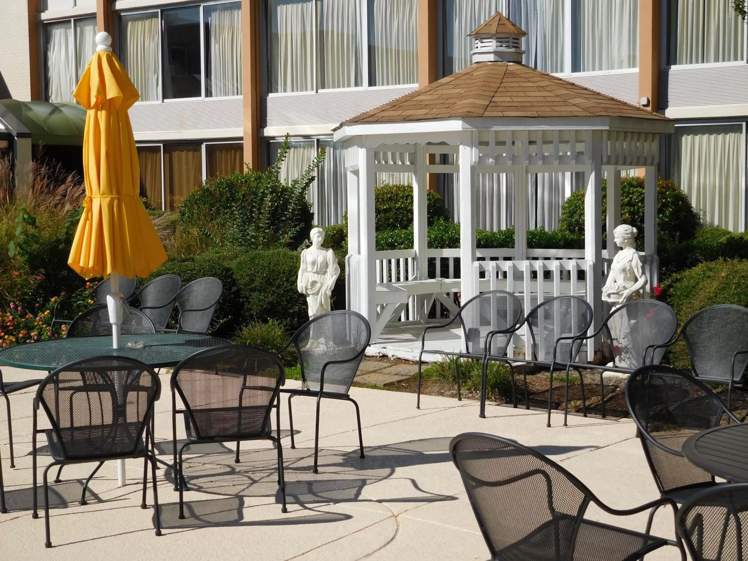 Swimming pool in Wyndham Garden Greensboro