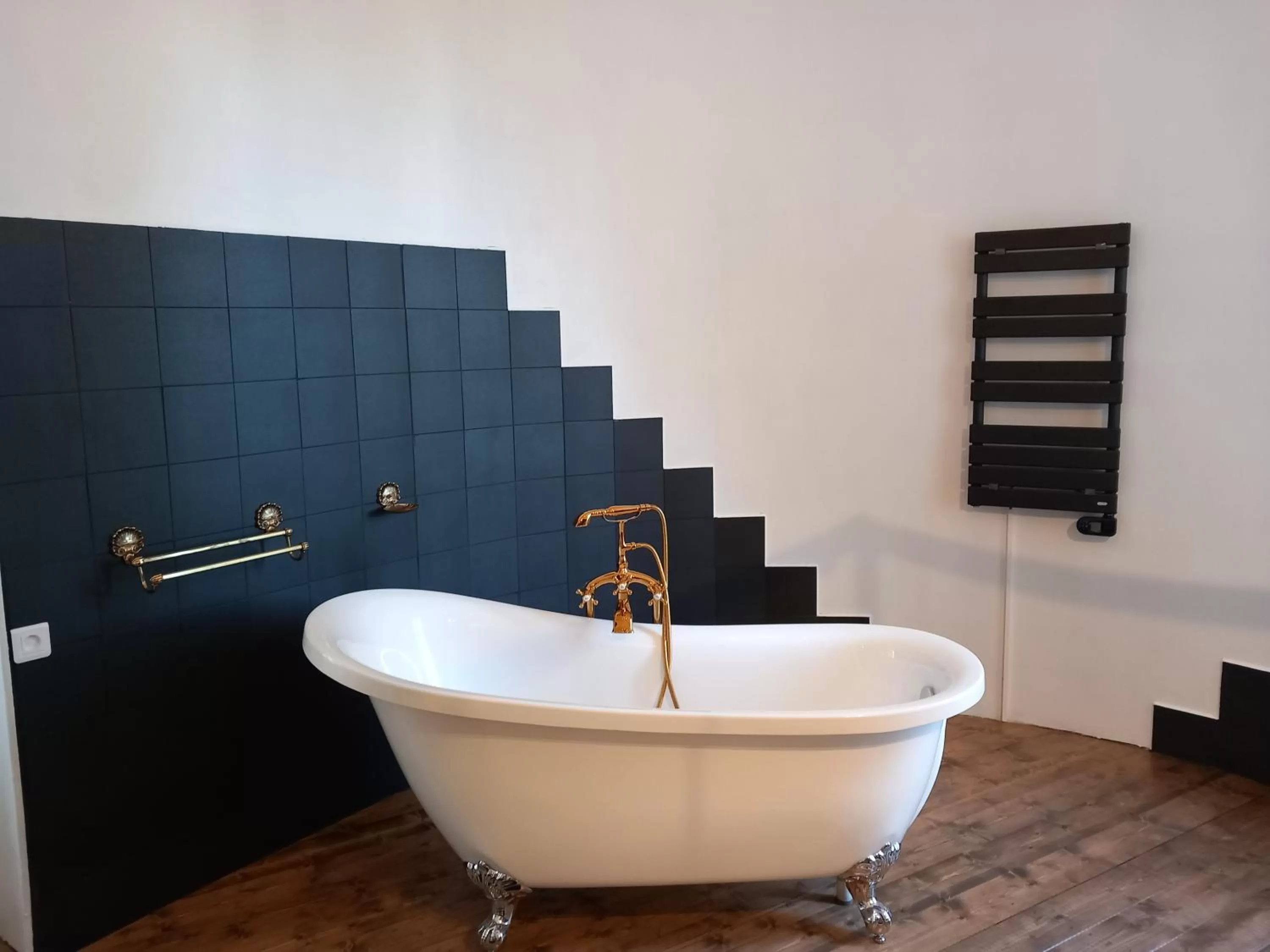 Bathroom in Chateau Maleplane