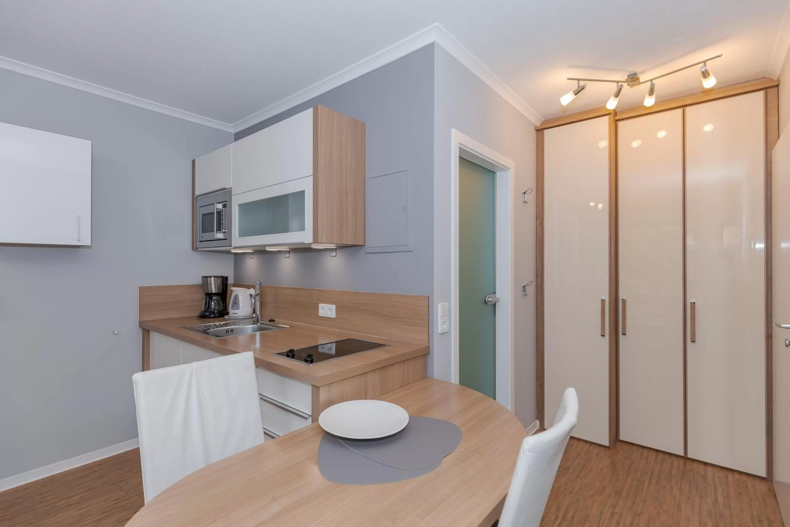 Kitchen/Kitchenette in Yachthafenresidenz